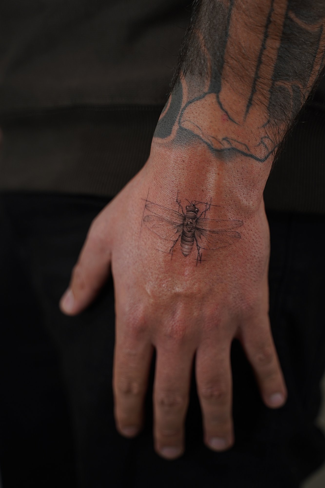Tatuaje de alas hada en zona desconocida, línea fina