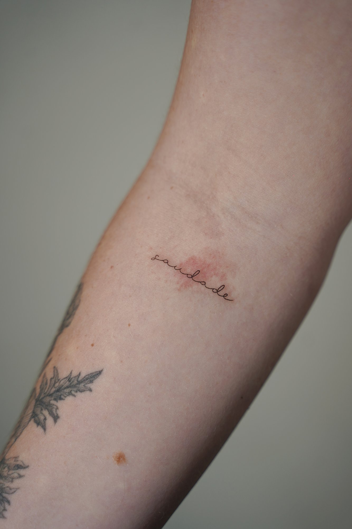 Tatuaje de corazon ojo en zona desconocida, línea fina