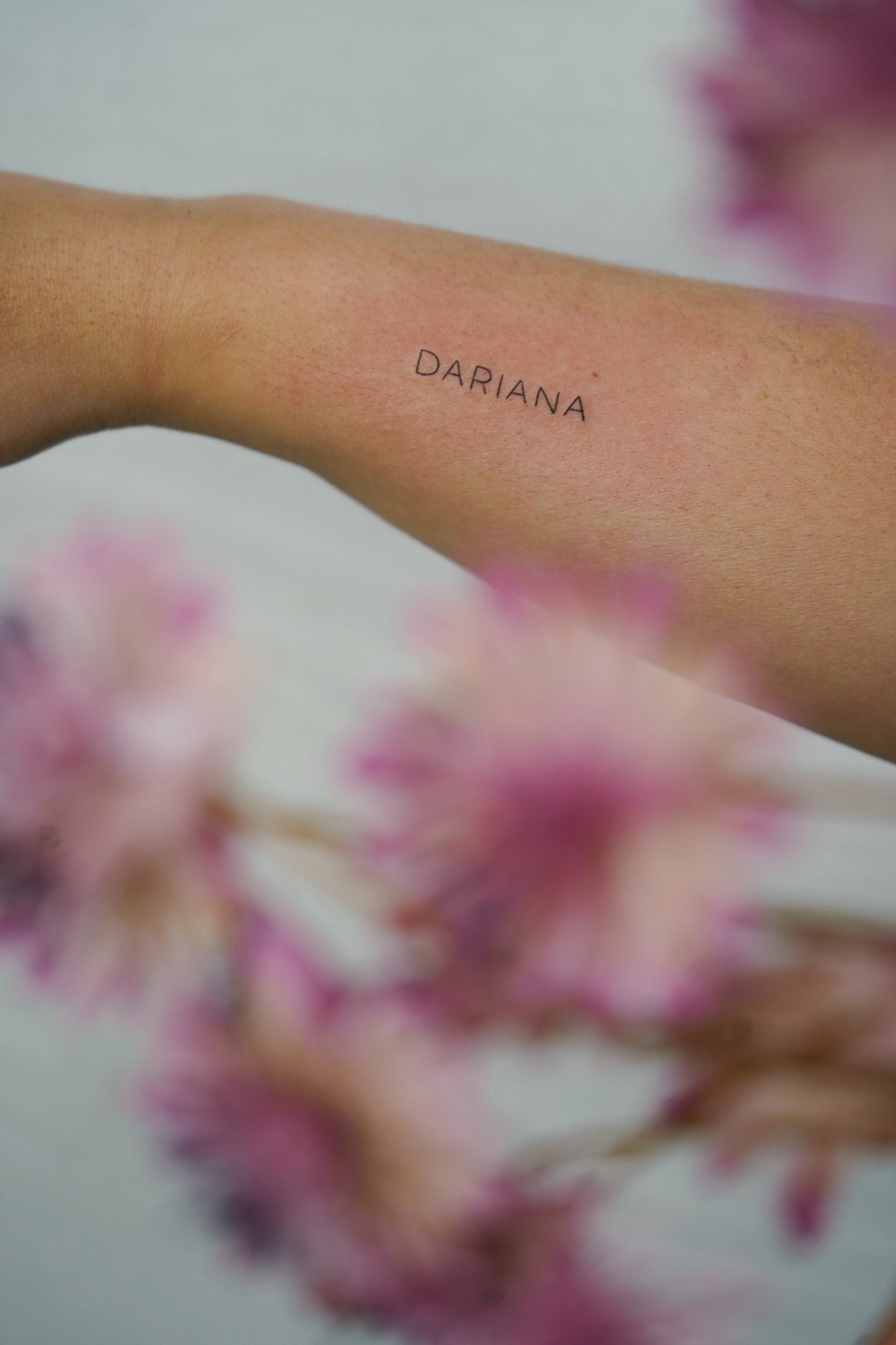 Tatuaje de corazon simple en zona desconocida, línea fina