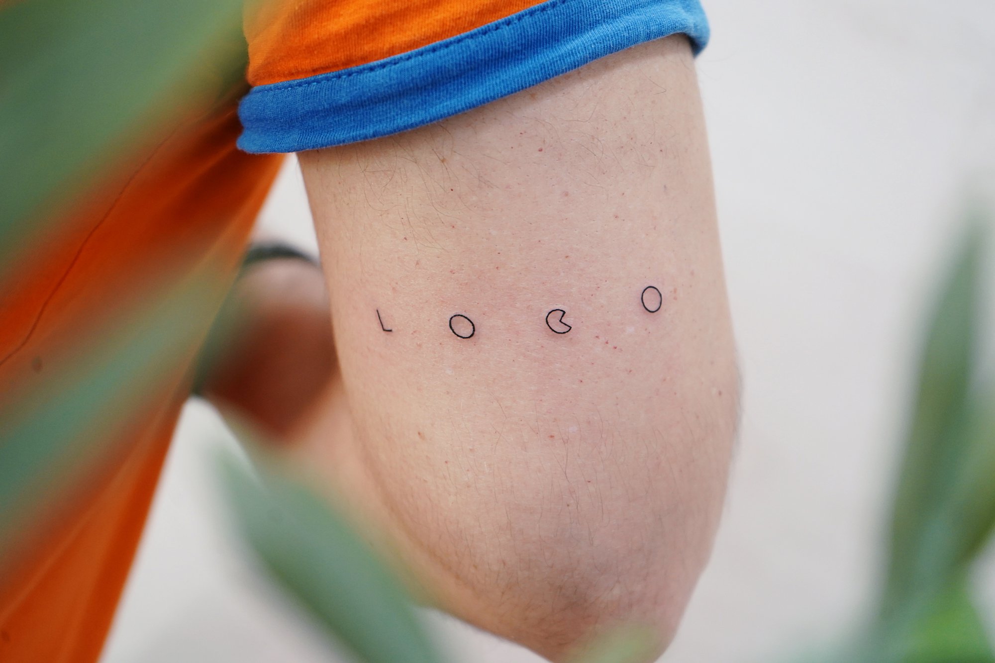 Tatuaje de pacman en zona desconocida, línea fina