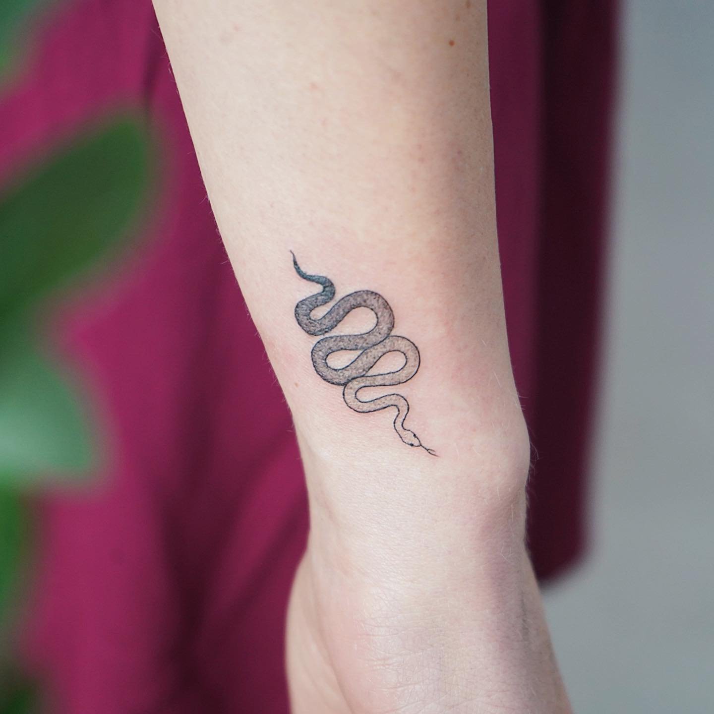 Tatuaje de animal en antebrazo, línea fina Sinkply Madrid
