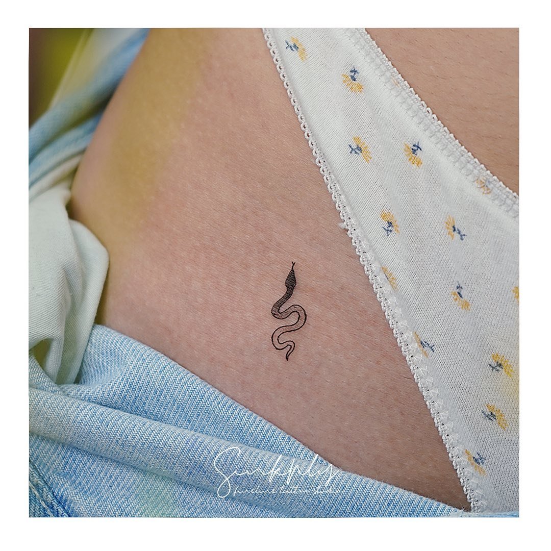 Fineline-Tattoo · Tier · Oberschenkel · Sinkply Zürich