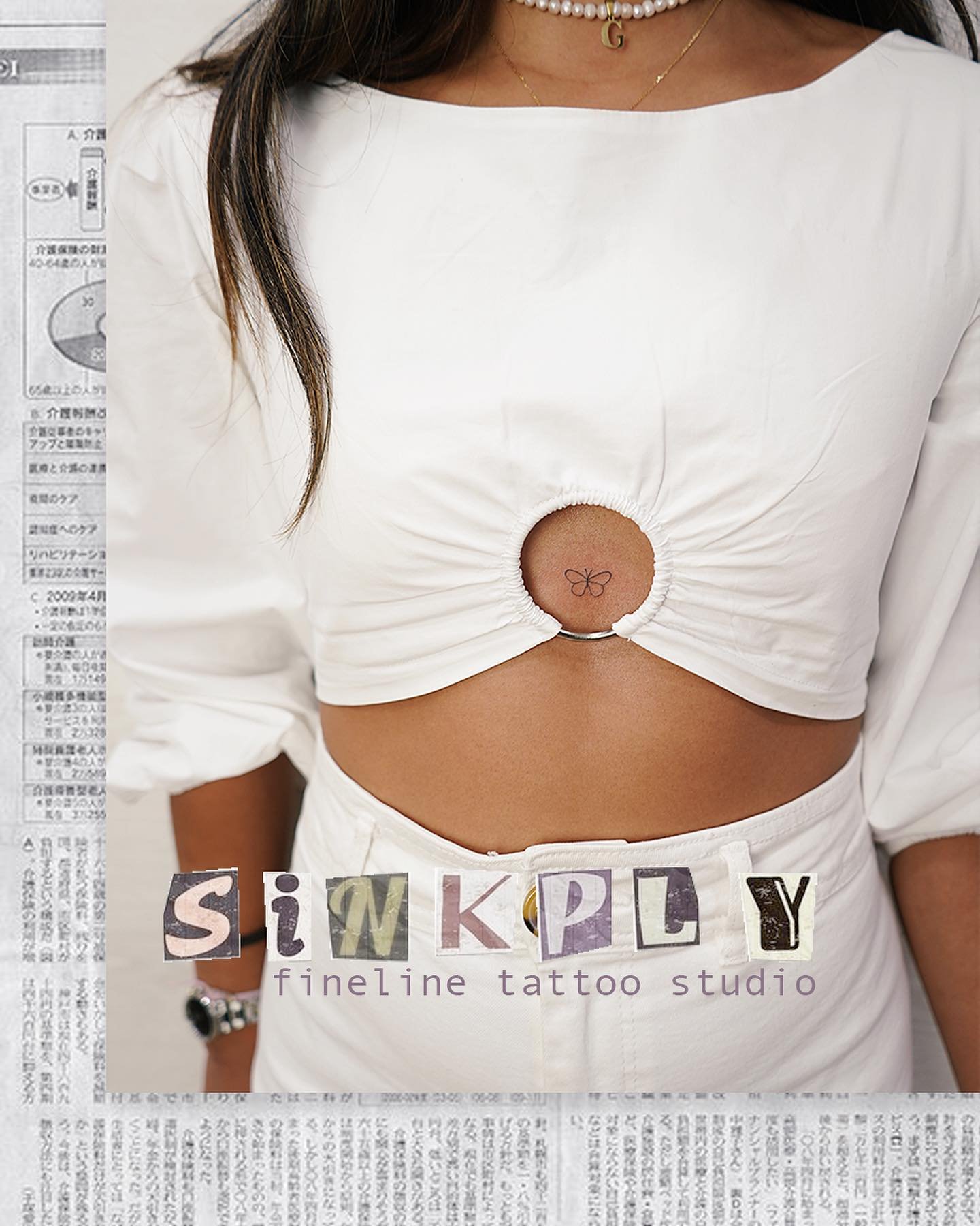 Tatuaje de mariposa en pecho, línea fina Sinkply Madrid
