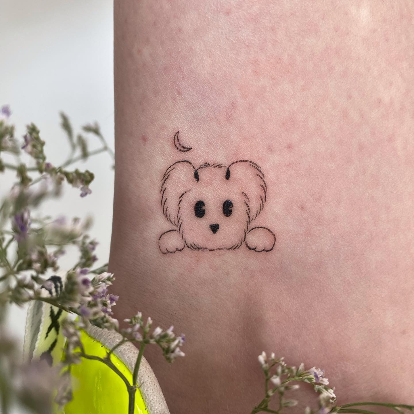 Tatuaje de pet en antebrazo, línea fina Sinkply Madrid