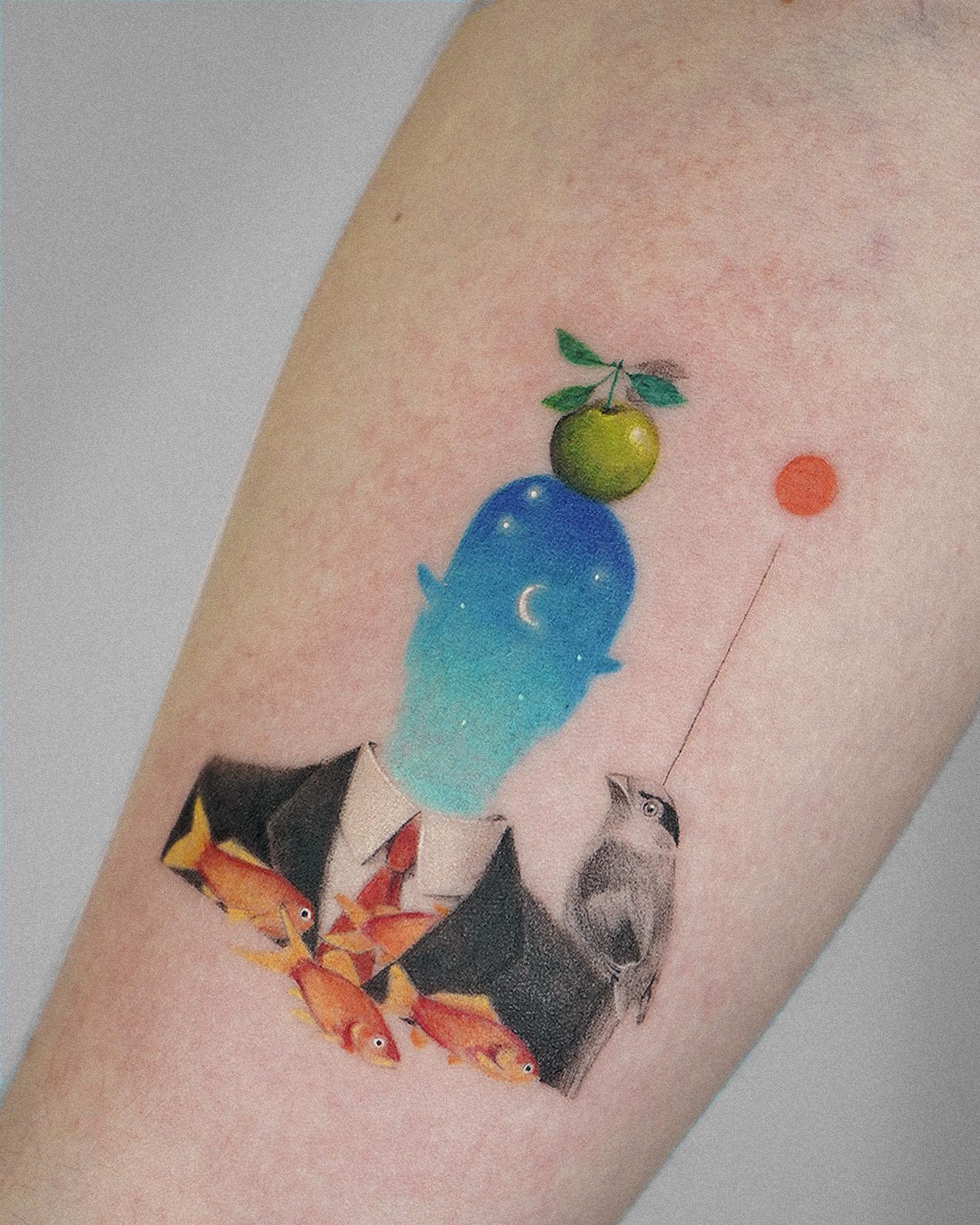 Tatuaje de pet en antebrazo, línea fina Sinkply Madrid