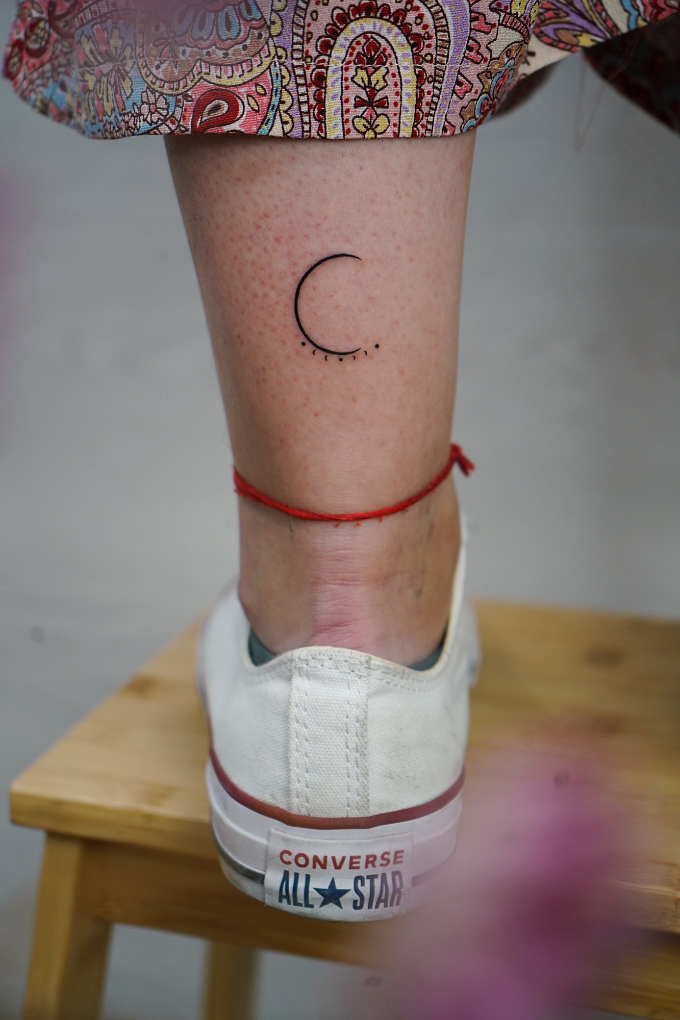 Tatuaje de mariposa simple en zona desconocida, línea fina