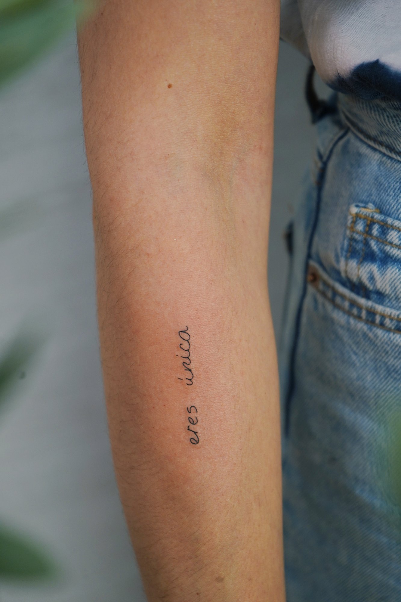 Tatuaje de mariposa sombras en zona desconocida, línea fina