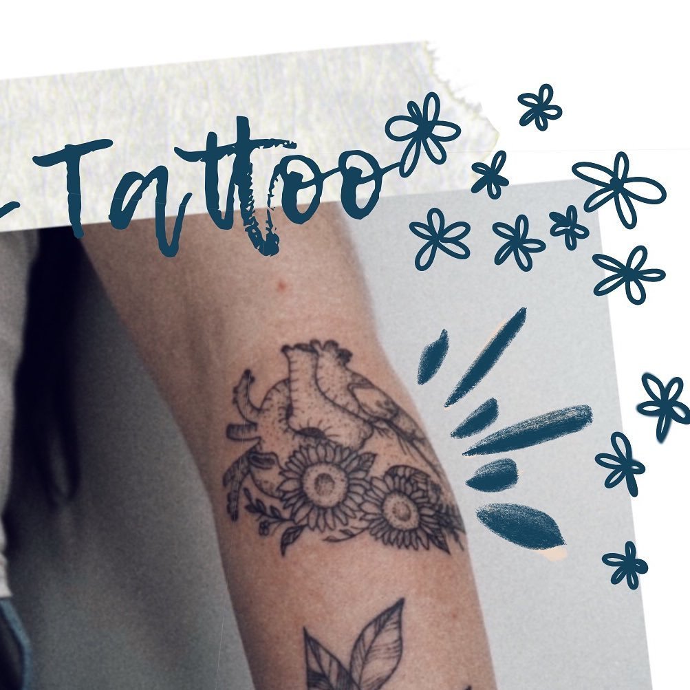 Tatuaje de flor en antebrazo, línea fina Sinkply Madrid
