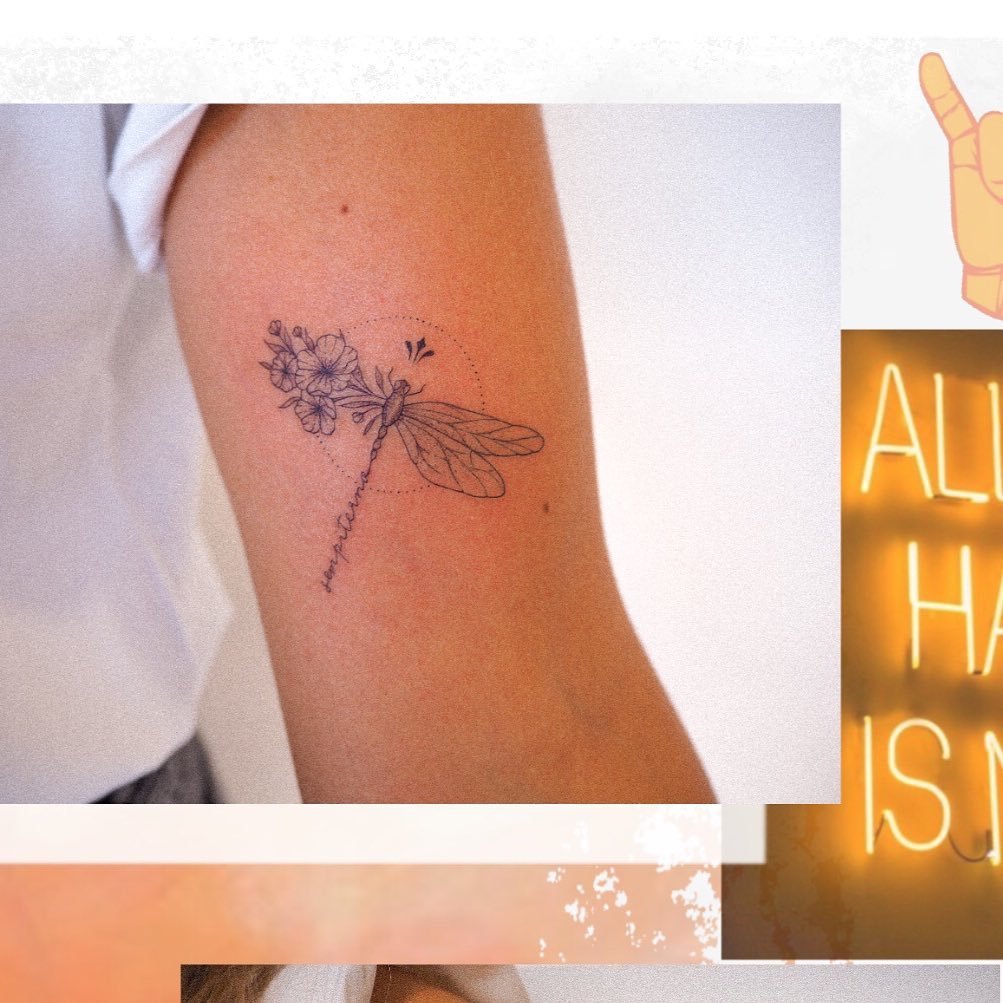 Tatuaje de flor en antebrazo, línea fina Sinkply Madrid