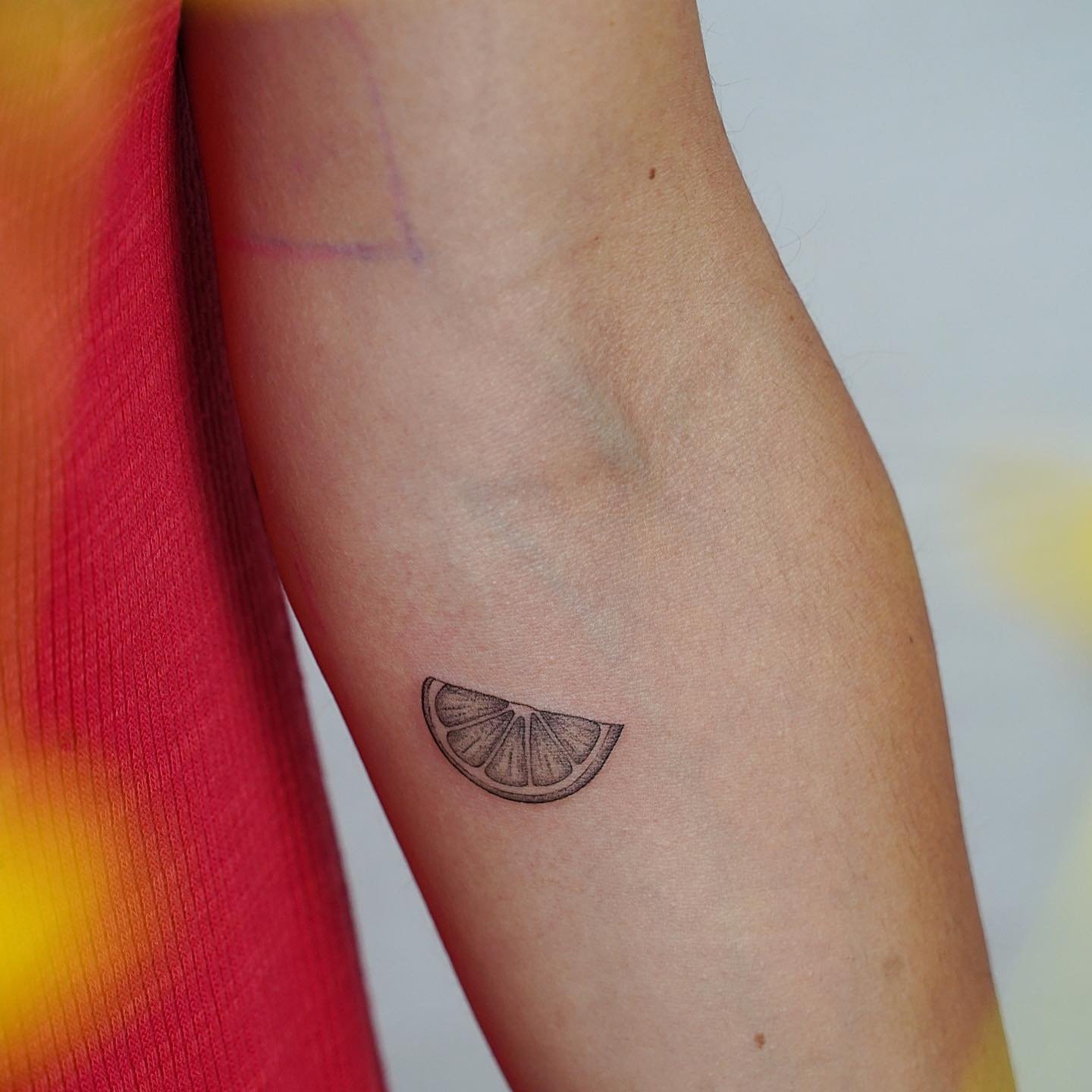 Fineline-Tattoo · Geometrisch · Unterarm · Sinkply Zürich