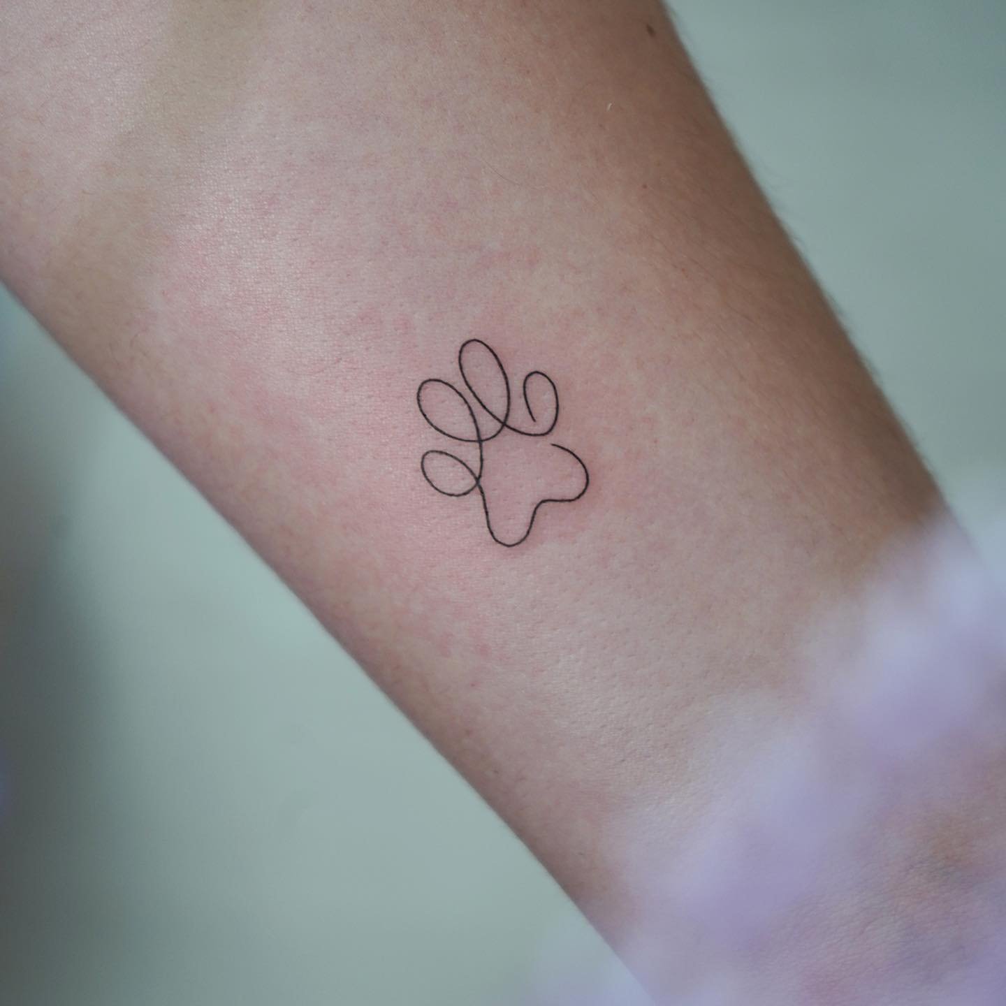 Fineline-Tattoo · Geometrisch · Unterarm · Sinkply Zürich