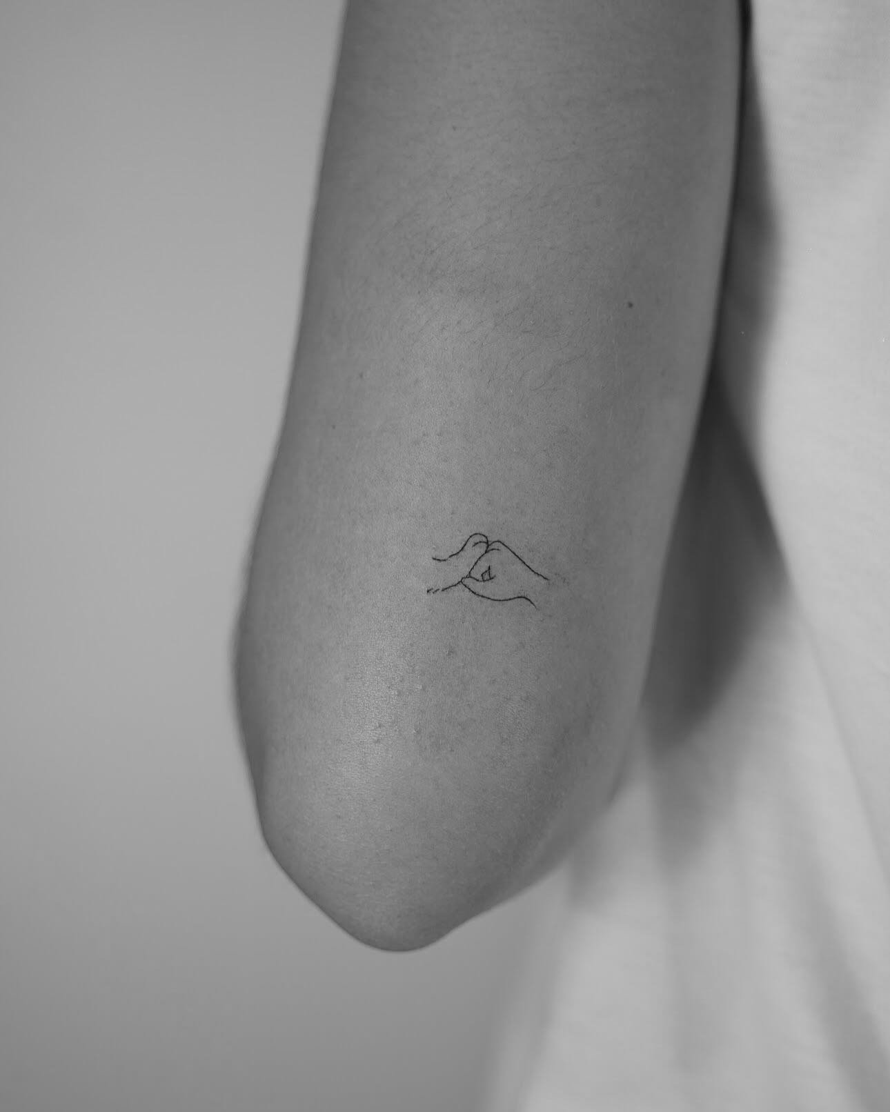 Fineline-Tattoo · Geometrisch · Unterarm · Sinkply Zürich