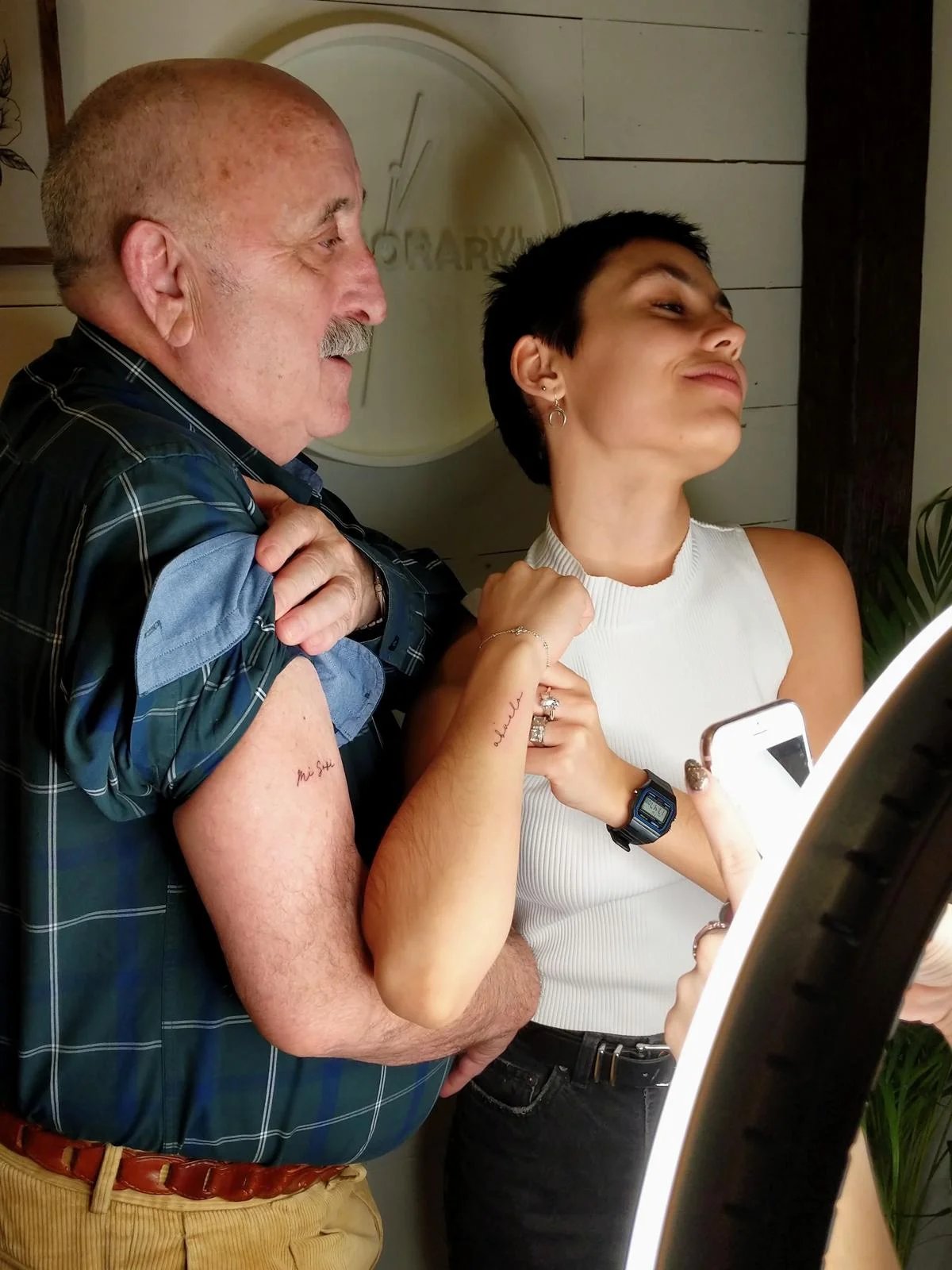 Tatuaje letras-frases frase cursiva antebrazo antebrazo
