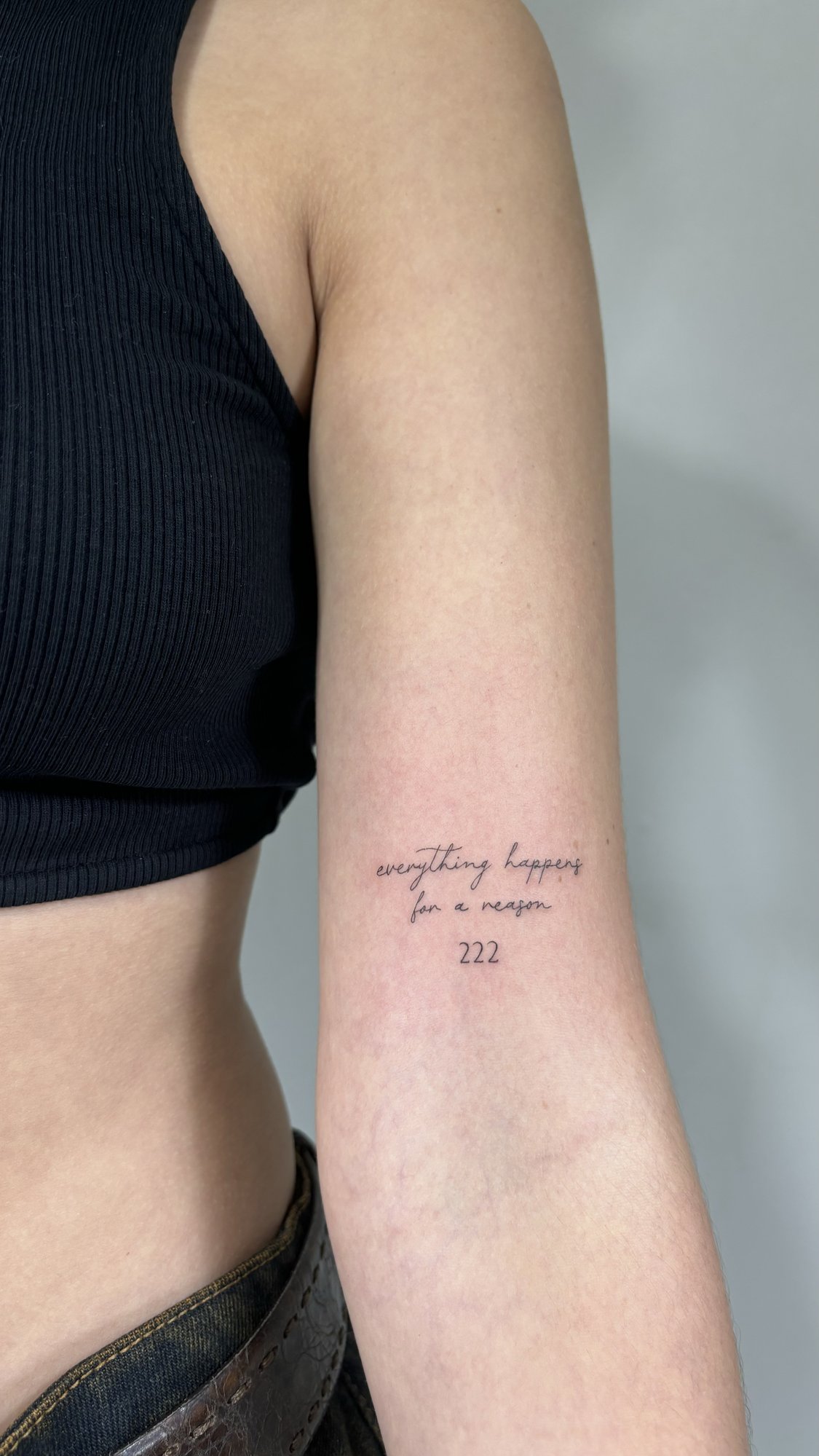 Tatuaje de frase numero 22 en zona desconocida, línea fina