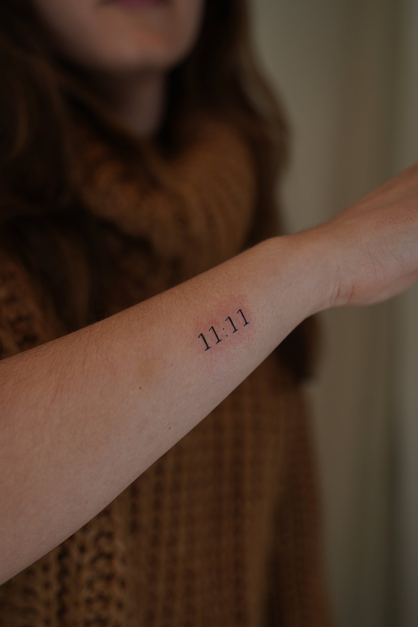 Tatuaje de hora 1111 en zona desconocida, línea fina