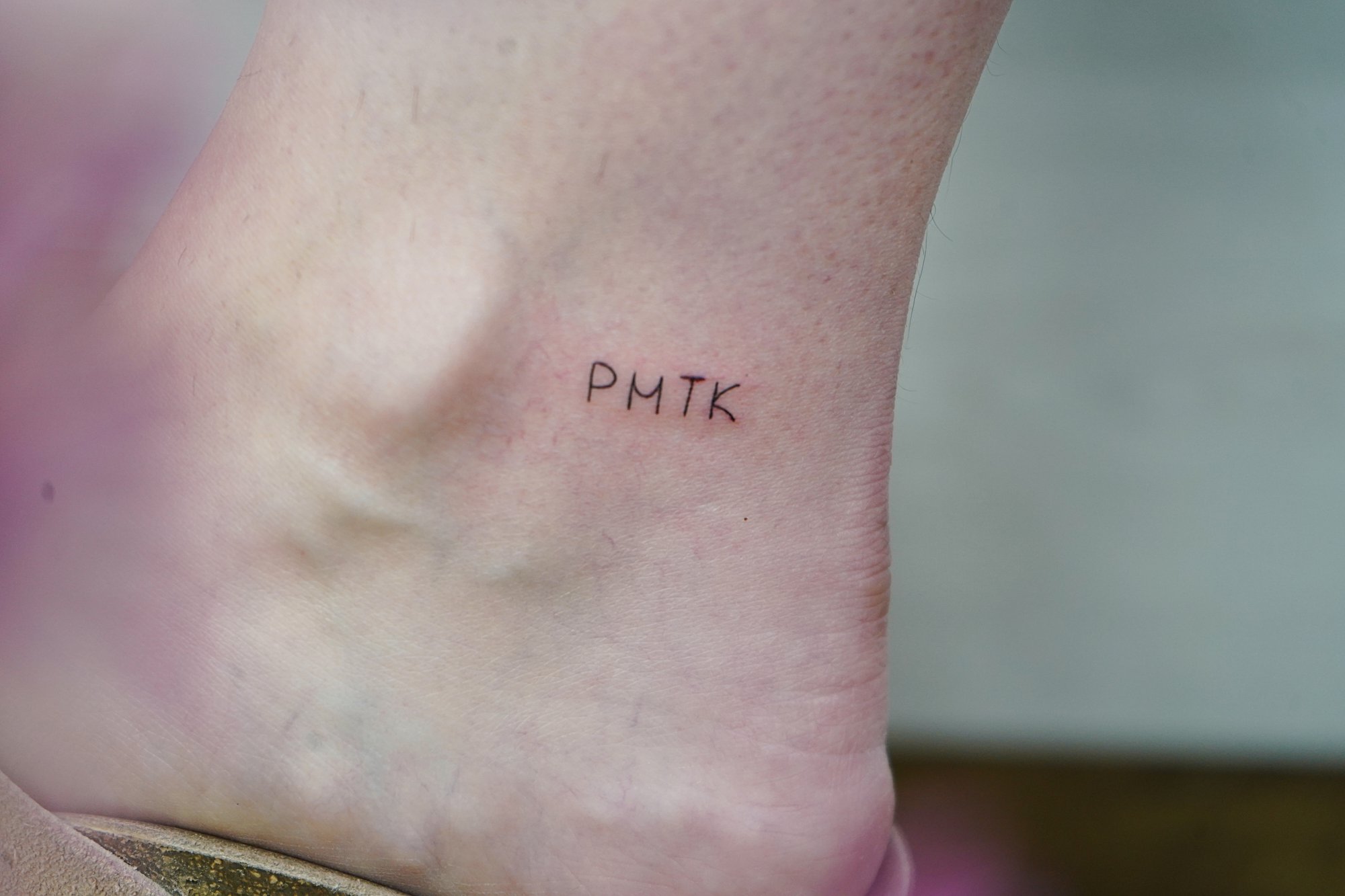 Tatuaje de hora 1111 en zona desconocida, línea fina