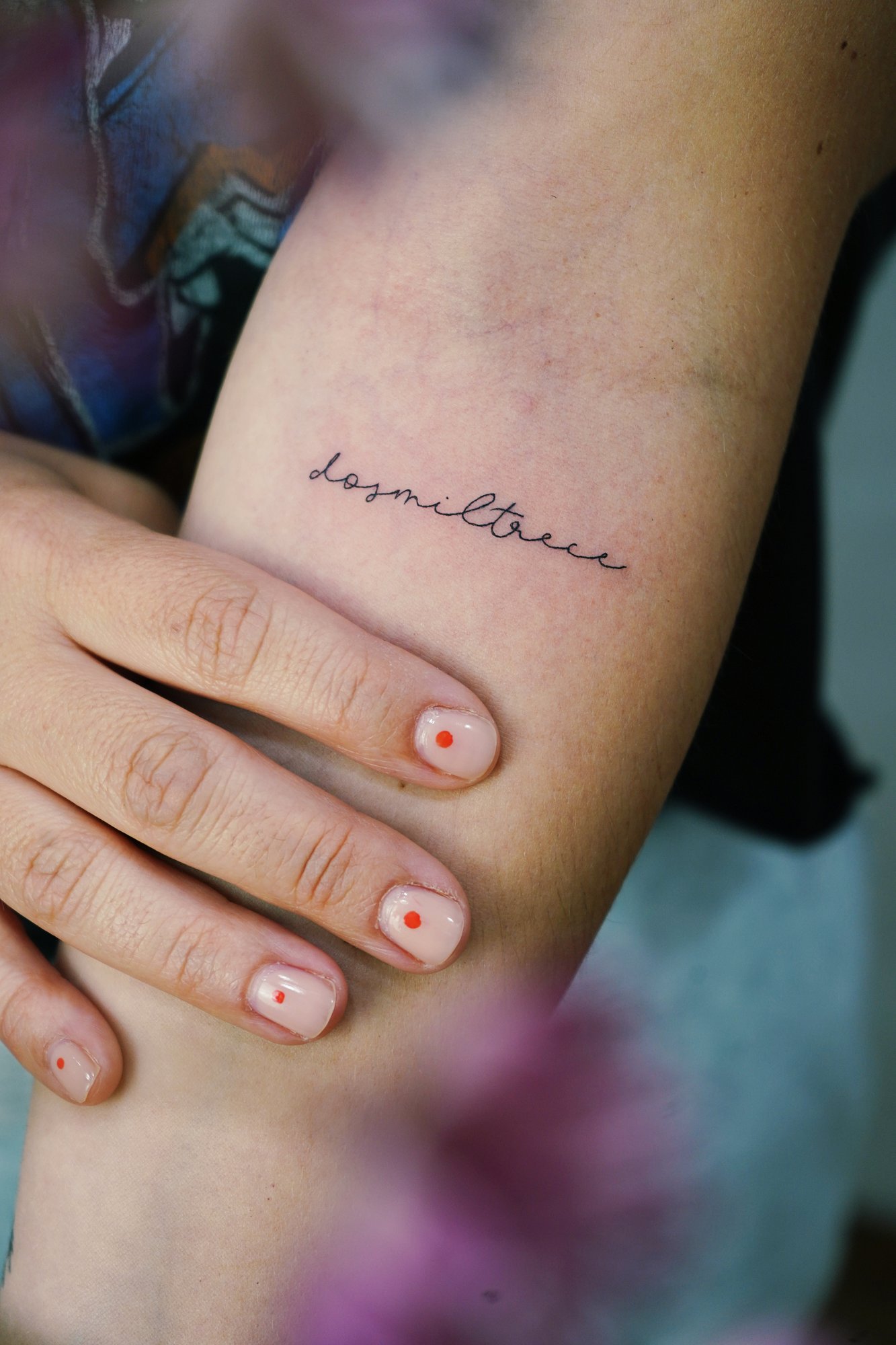 Tatuaje de numero 2013 en zona desconocida, línea fina