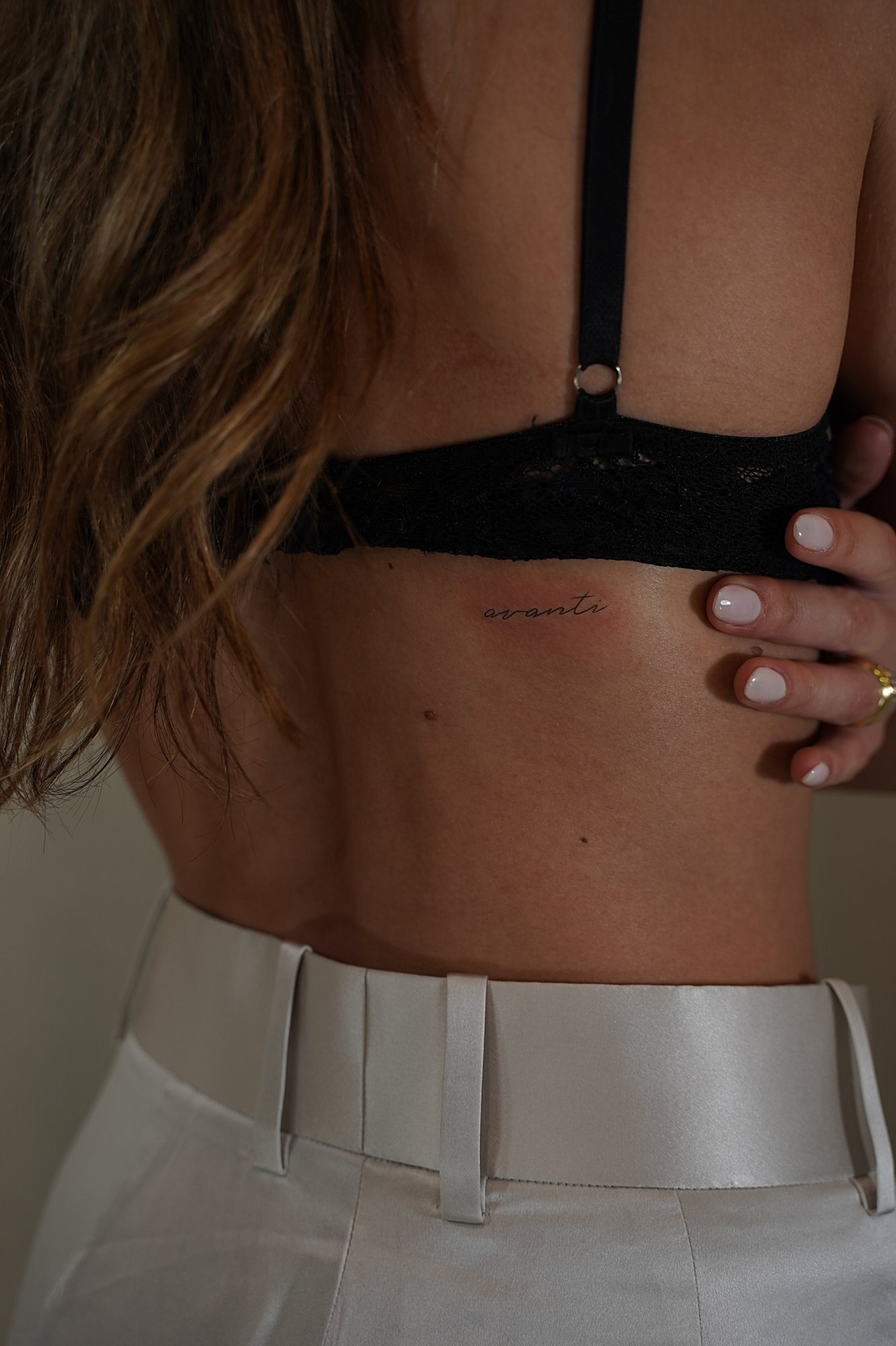 Tatuaje de numero en zona desconocida, línea fina