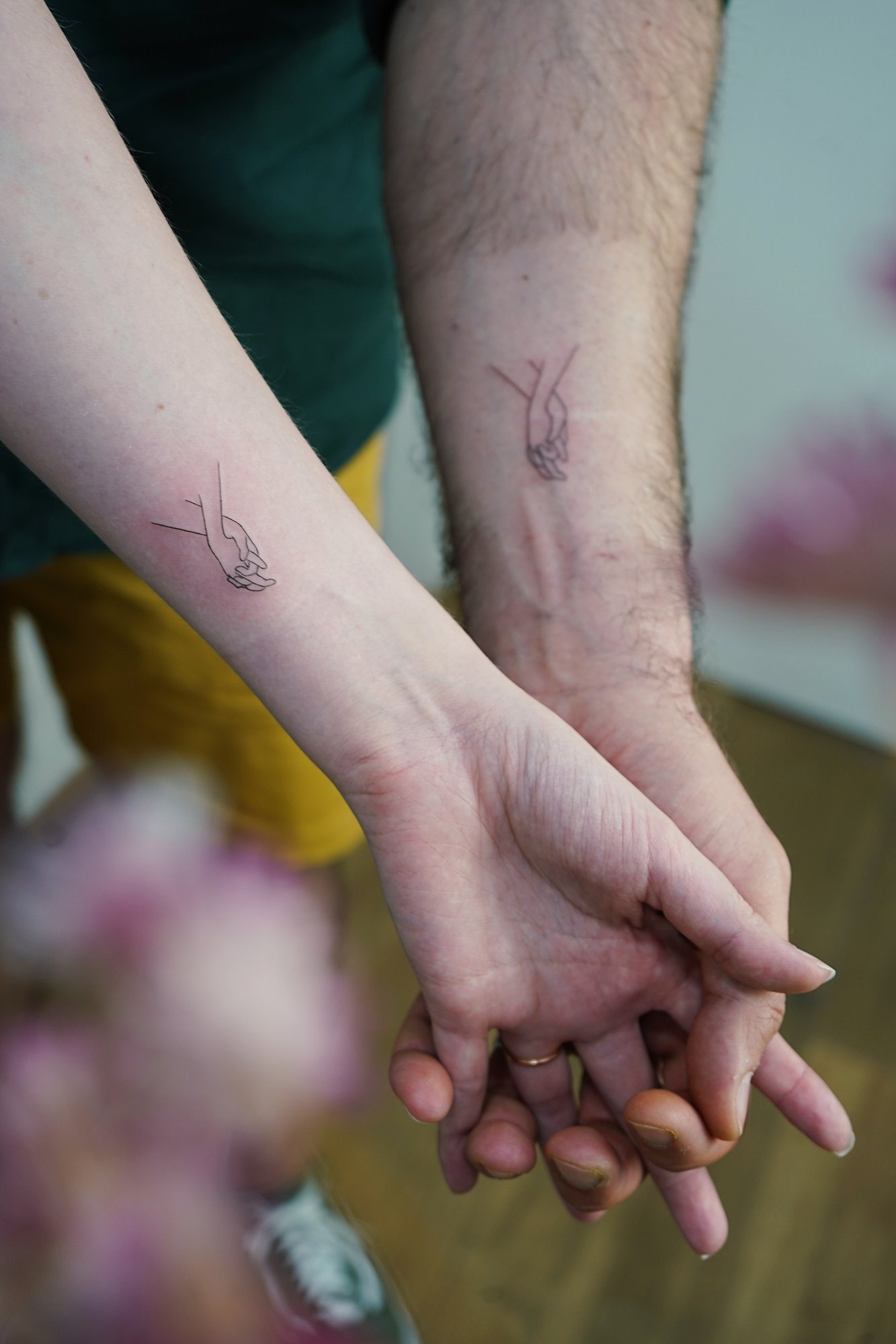 Tatuaje de palabra suerte en zona desconocida, línea fina