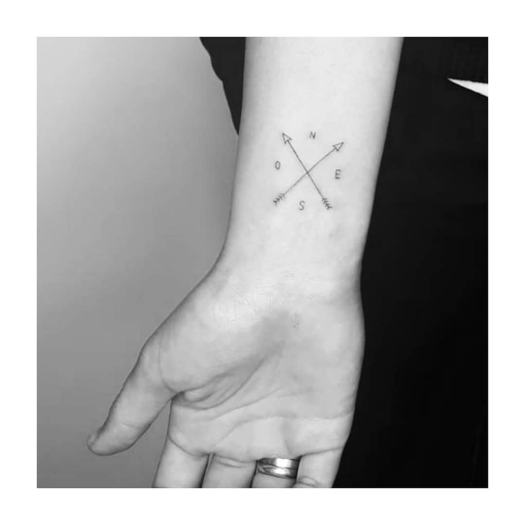 Tatuaje de frase en antebrazo, línea fina Sinkply Madrid