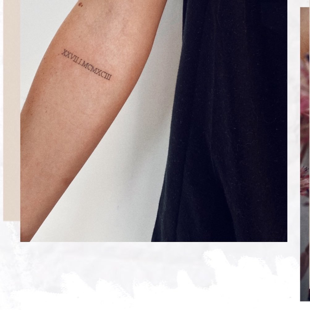 Tatuaje de frase en antebrazo, línea fina Sinkply Madrid