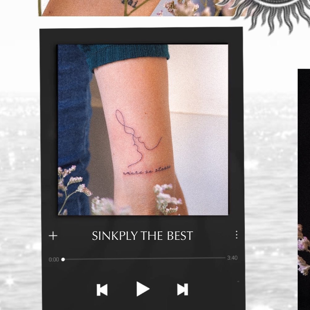 Tatuaje de frase en antebrazo, línea fina Sinkply Madrid
