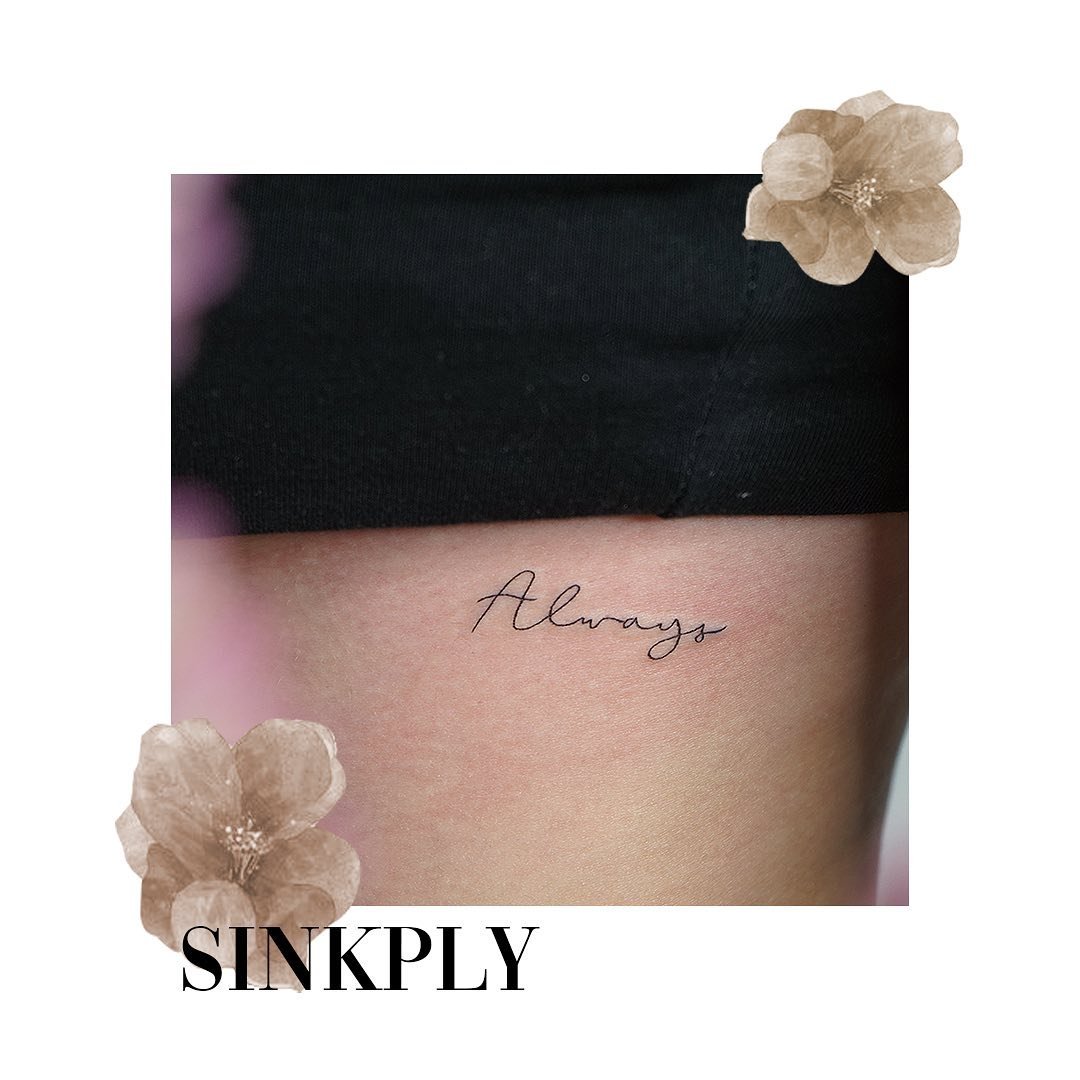 Tatuaje de frase en antebrazo, línea fina Sinkply Madrid