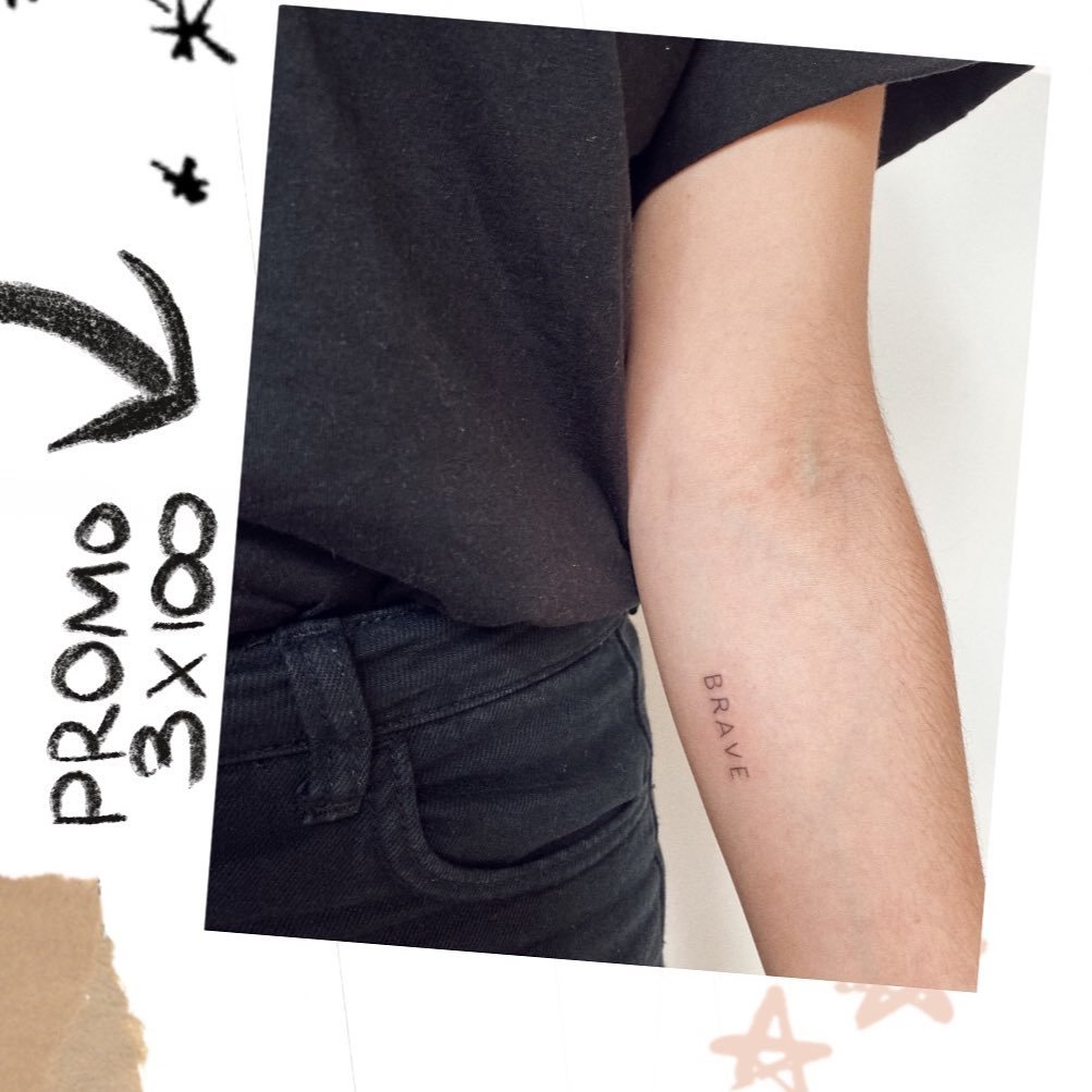 Tatuaje de frase en antebrazo, línea fina Sinkply Madrid