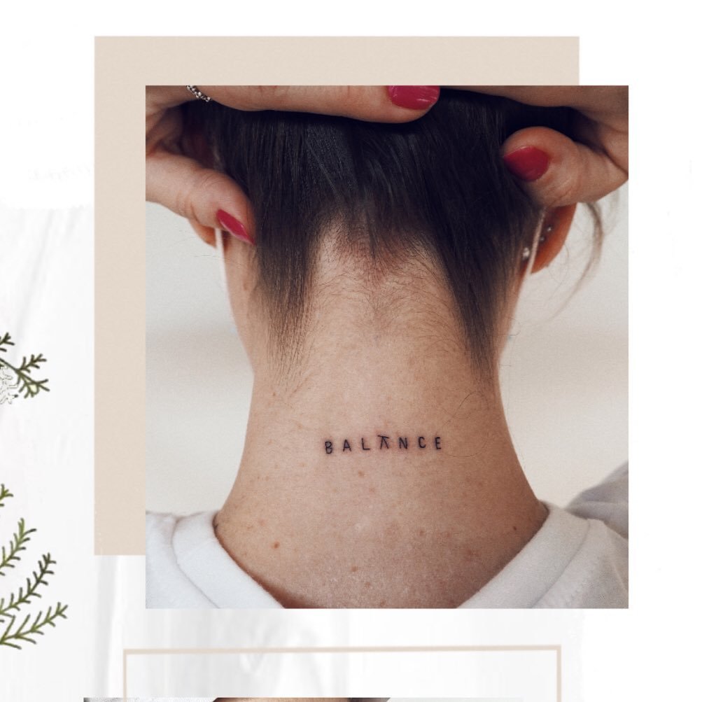 Tatuaje de frase en antebrazo, línea fina Sinkply Madrid