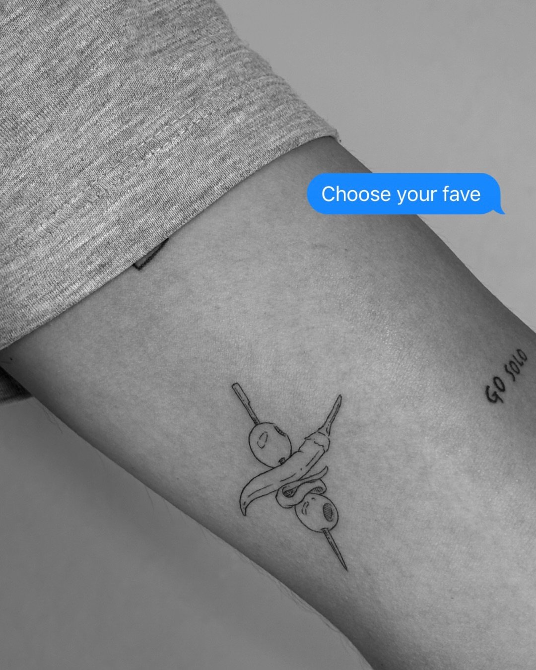 Tatuaje de frase en antebrazo, línea fina Sinkply Madrid