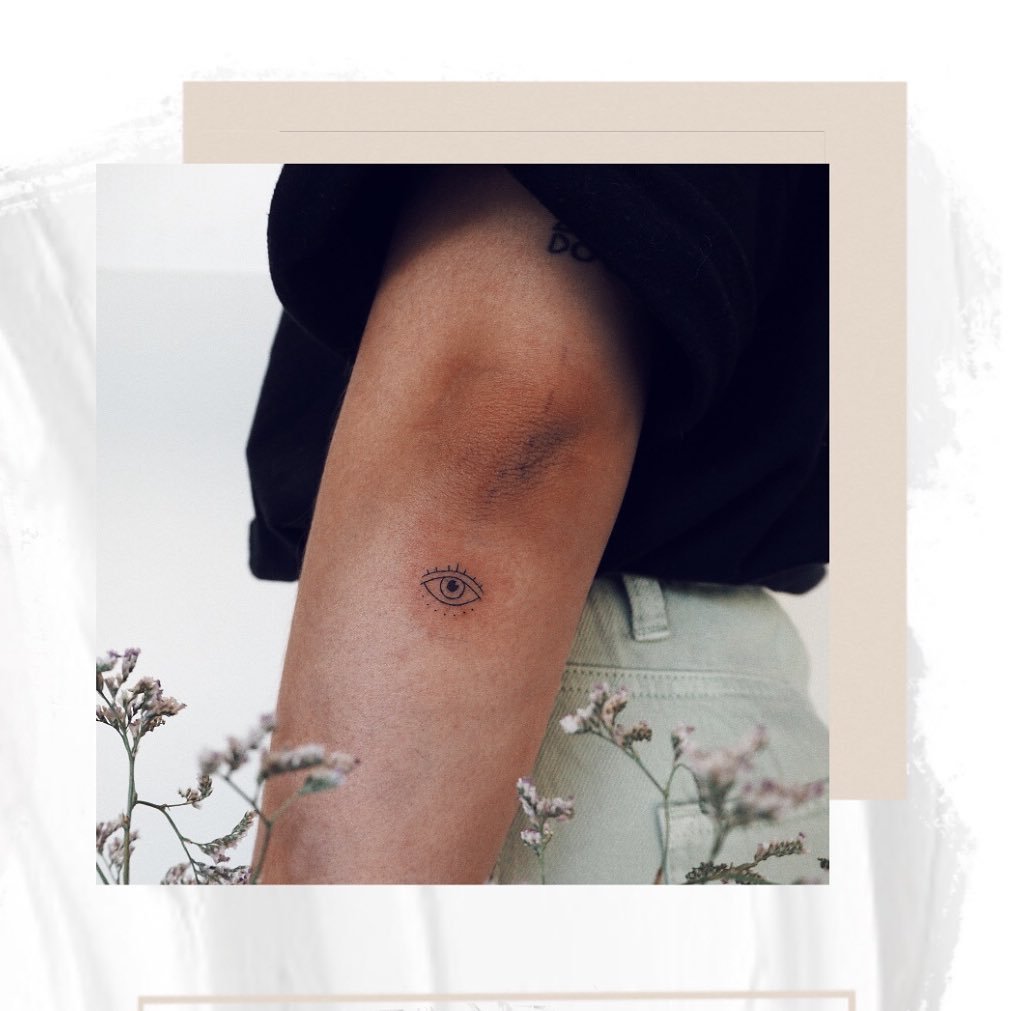 Tatuaje de diseño en antebrazo, línea fina Sinkply Madrid