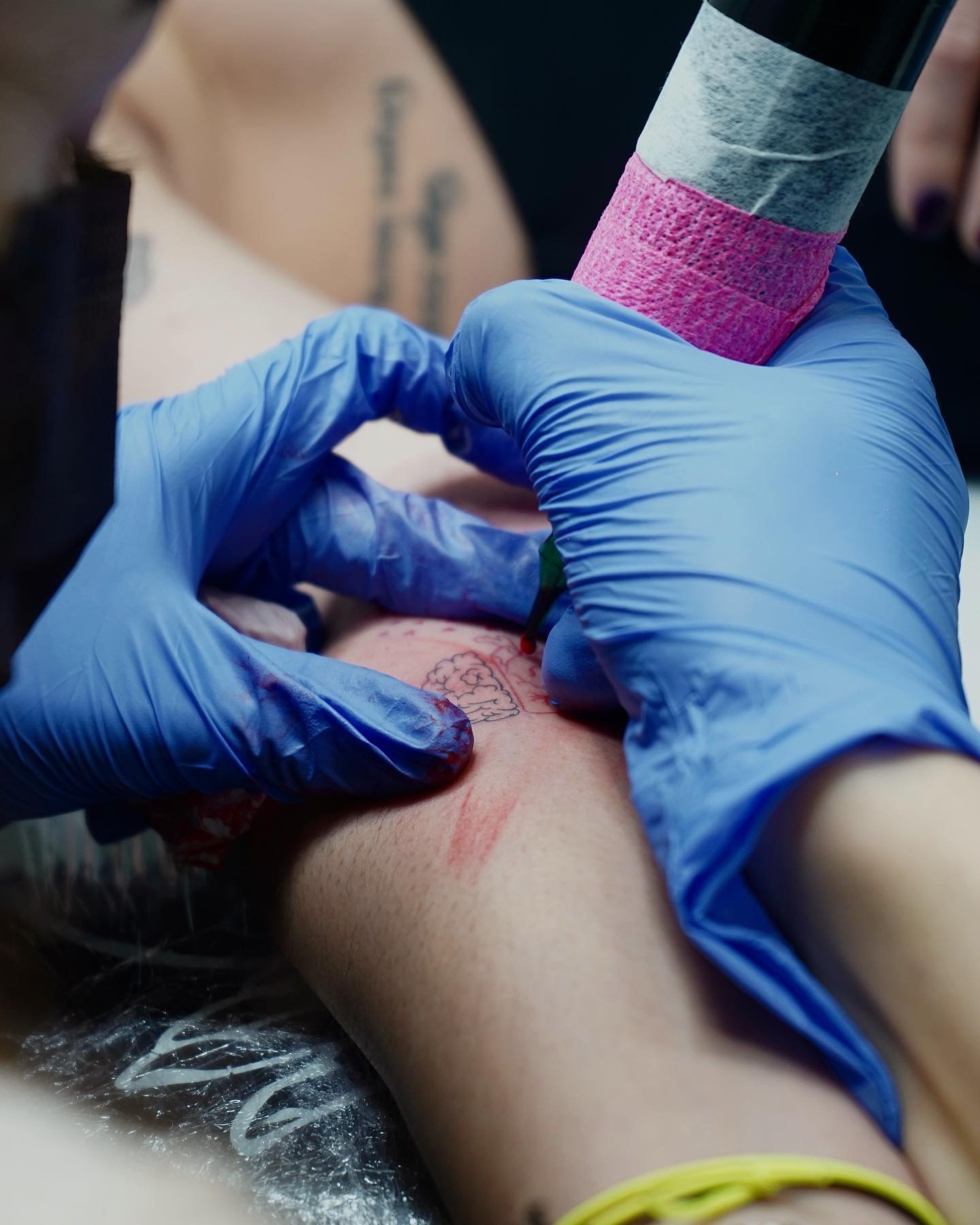 Fineline-Tattoo · Objekt · Unterarm · Sinkply Zürich