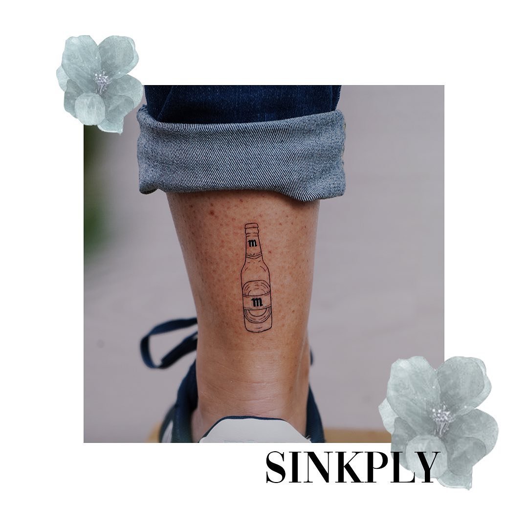 Tatuaje de diseño en antebrazo, línea fina Sinkply Madrid