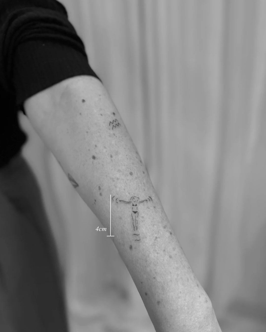 Fineline-Tattoo · Objekt · Unterarm · Sinkply Zürich
