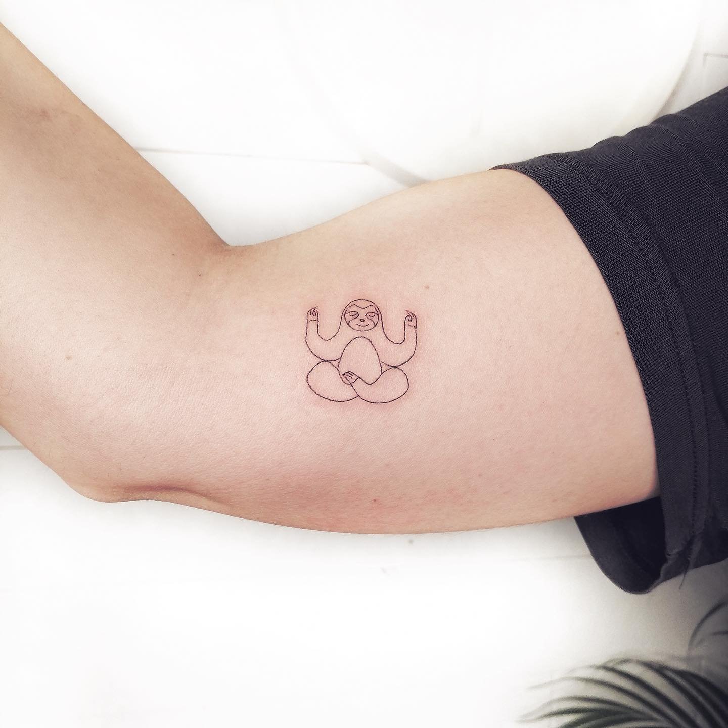 Fineline-Tattoo · Objekt · Unterarm · Sinkply Zürich