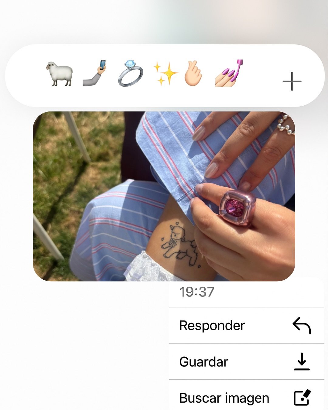 Tatuaje de diseño en brazo, línea fina Sinkply Madrid