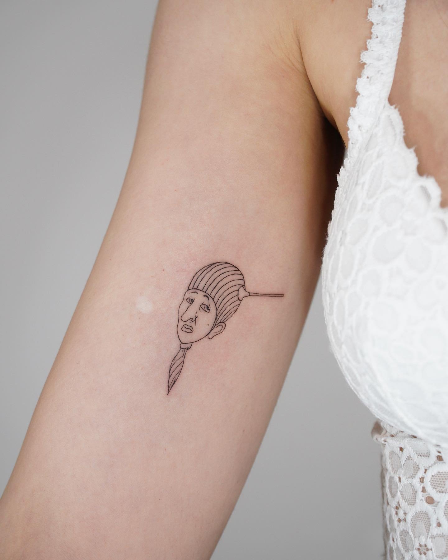 Fineline-Tattoo · Objekt · Arm · Sinkply Zürich