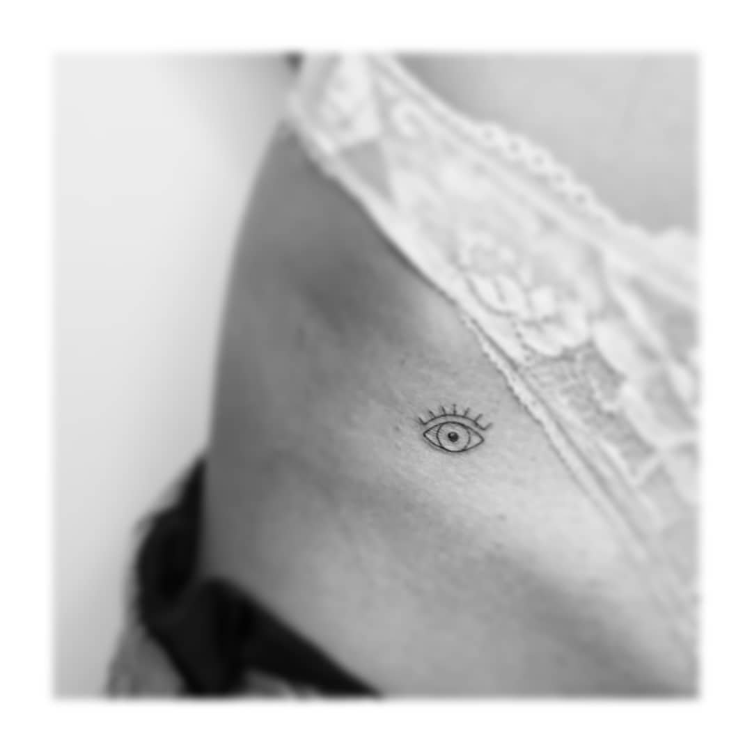 Fineline-Tattoo · Objekt · Rippe · Sinkply Zürich
