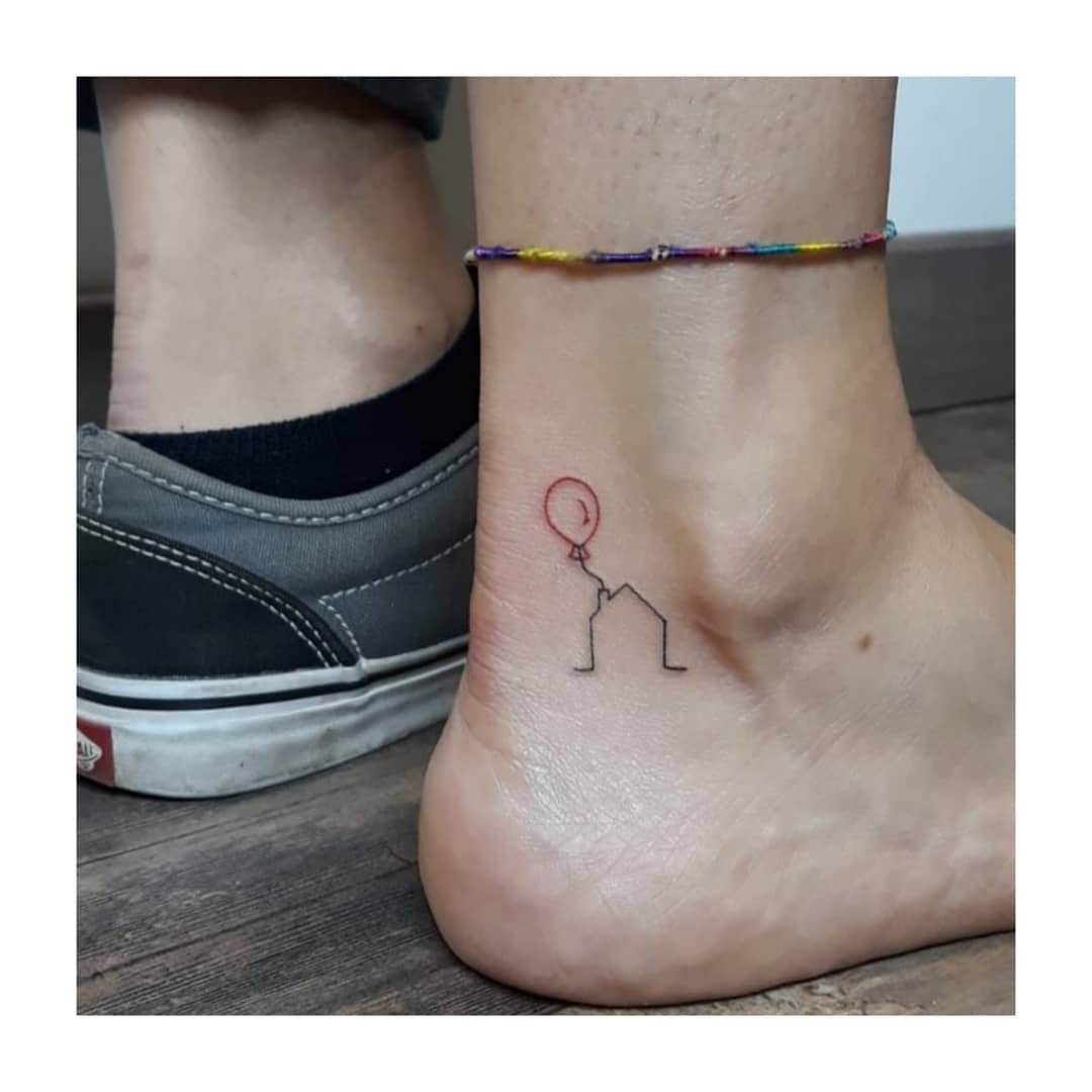 Tatuaje de diseño en tobillo, línea fina Sinkply Madrid