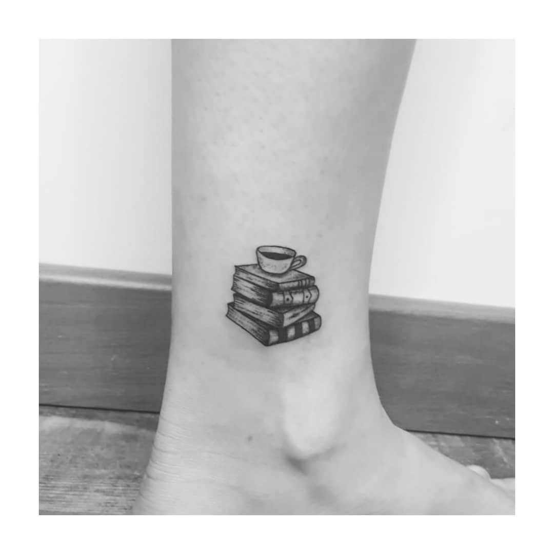 Fineline-Tattoo · Objekt · Knöchel · Sinkply Zürich