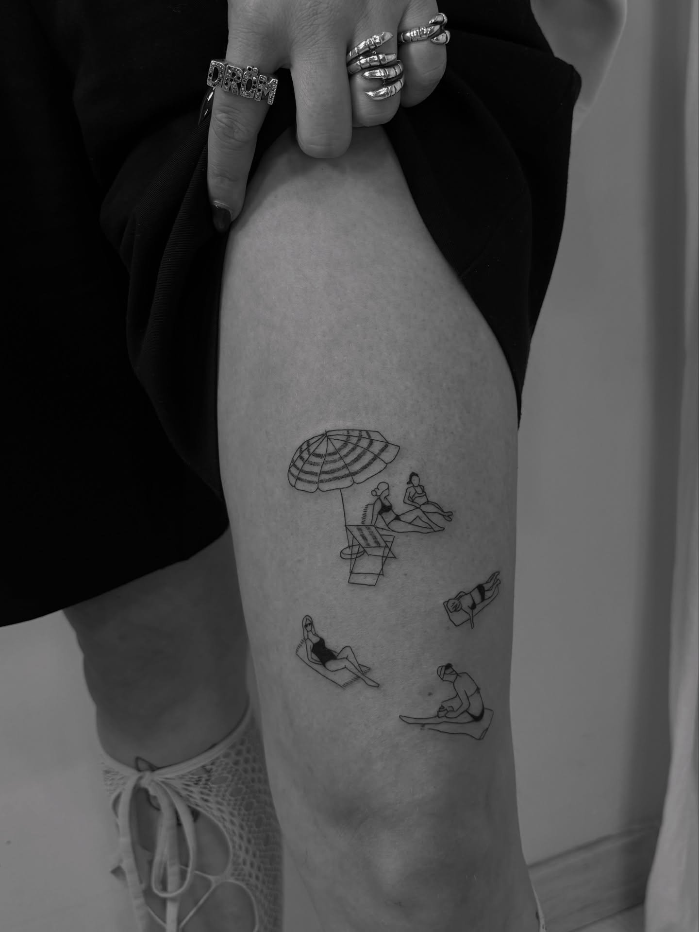 Fineline-Tattoo · Landschaft · Oberschenkel · Sinkply Zürich