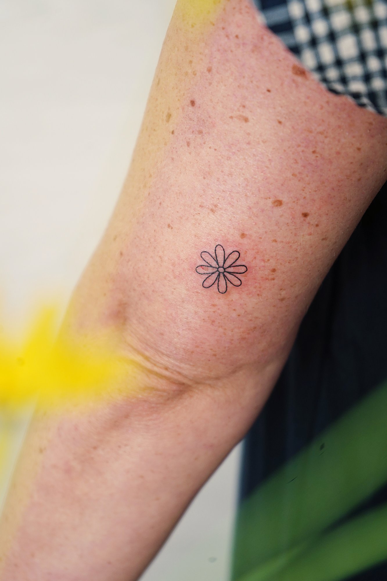Tatuaje de foto lineal en zona desconocida, línea fina