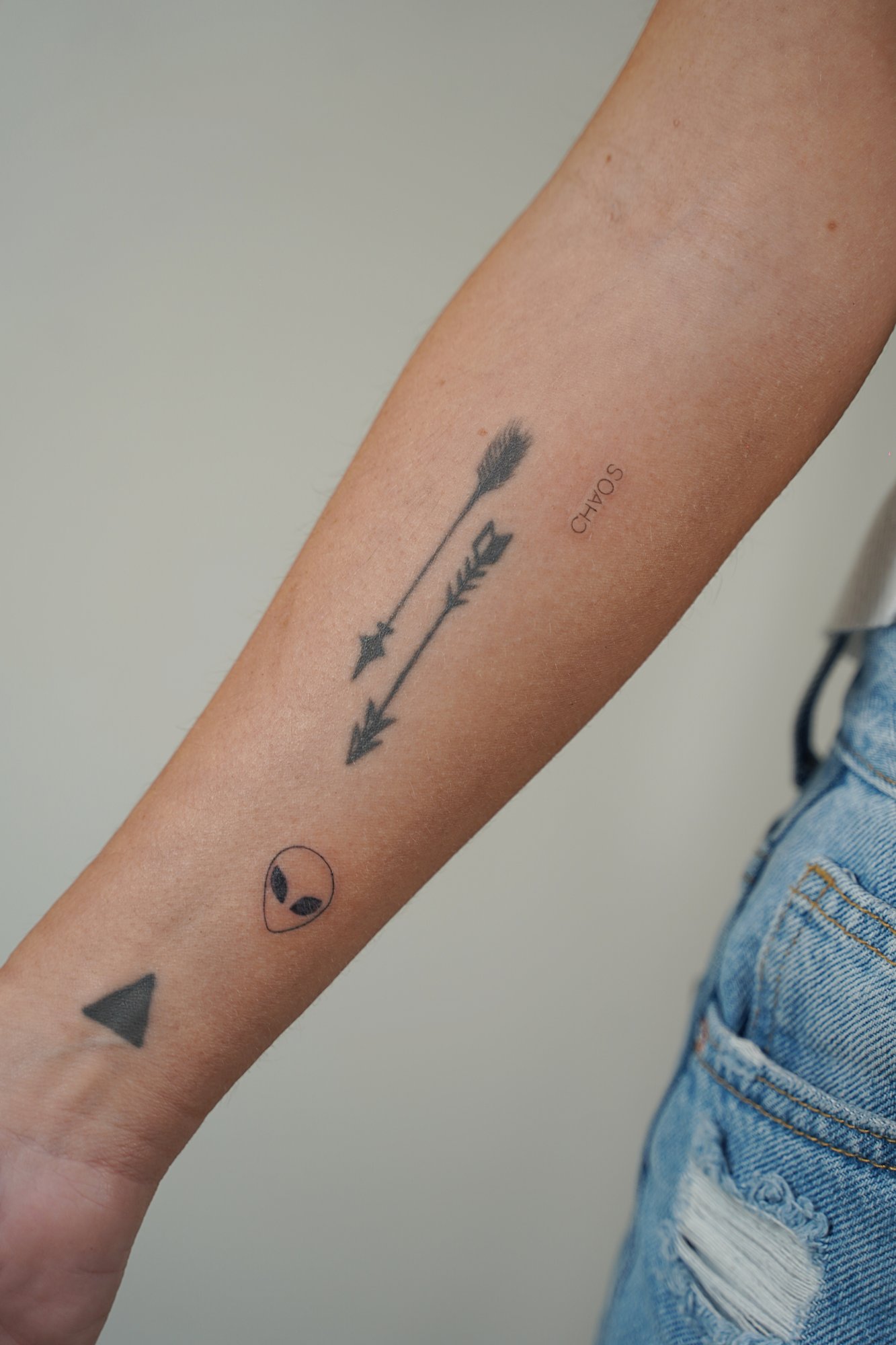 Tatuaje de foto lineal en zona desconocida, línea fina