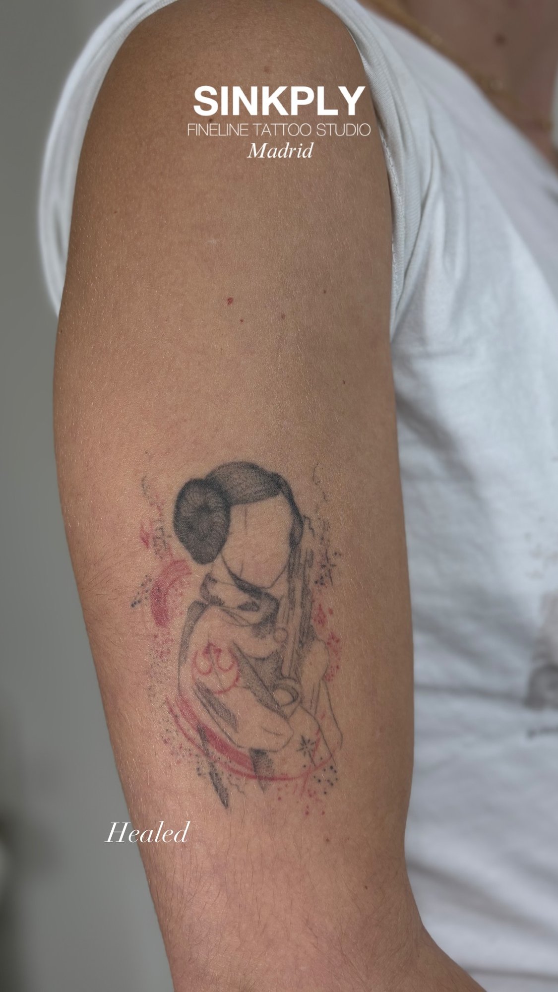Tatuaje de princesa leia star wars en brazo, línea fina