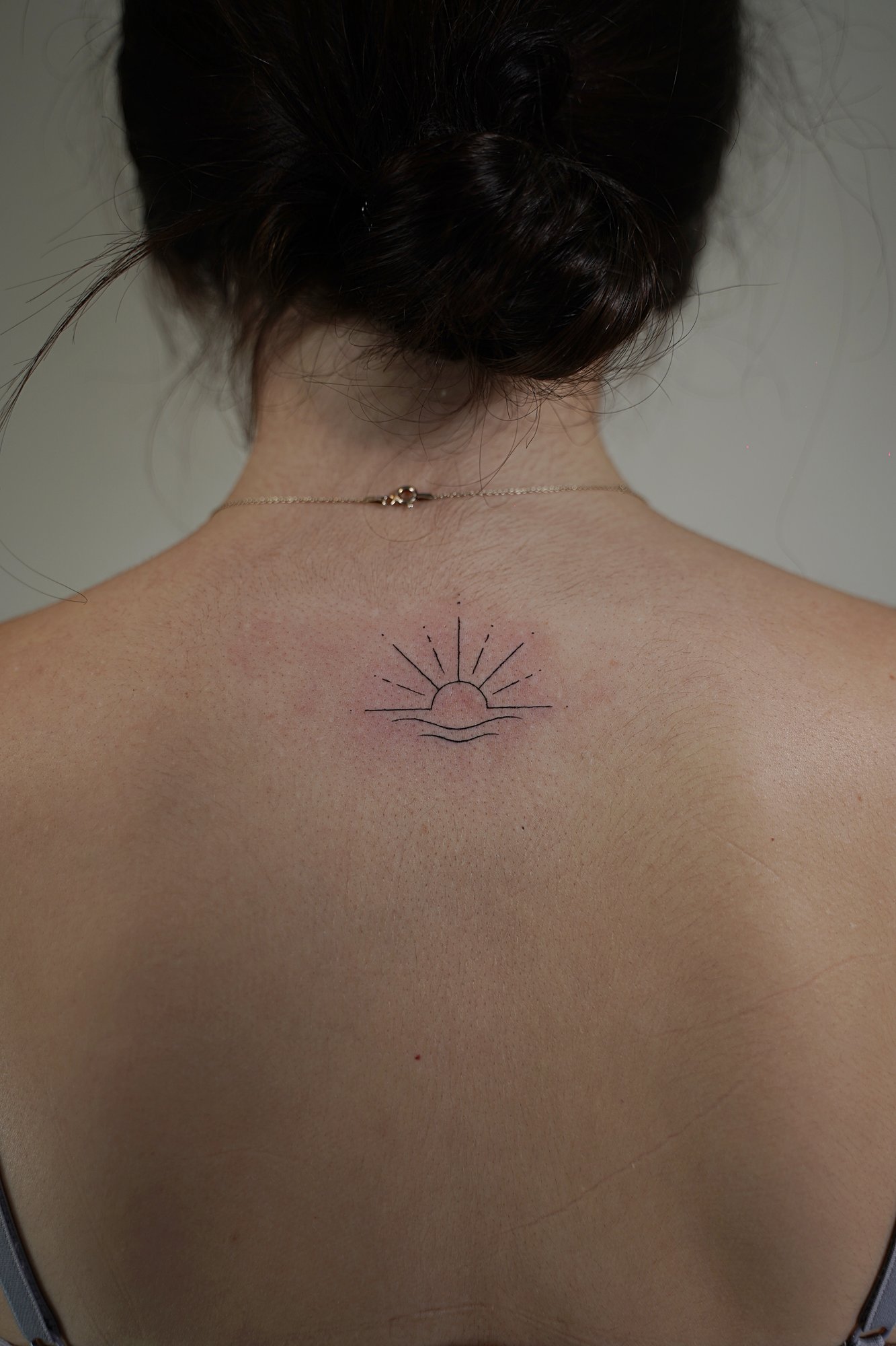 Tatuaje de tatuaje familiar en zona desconocida, línea fina