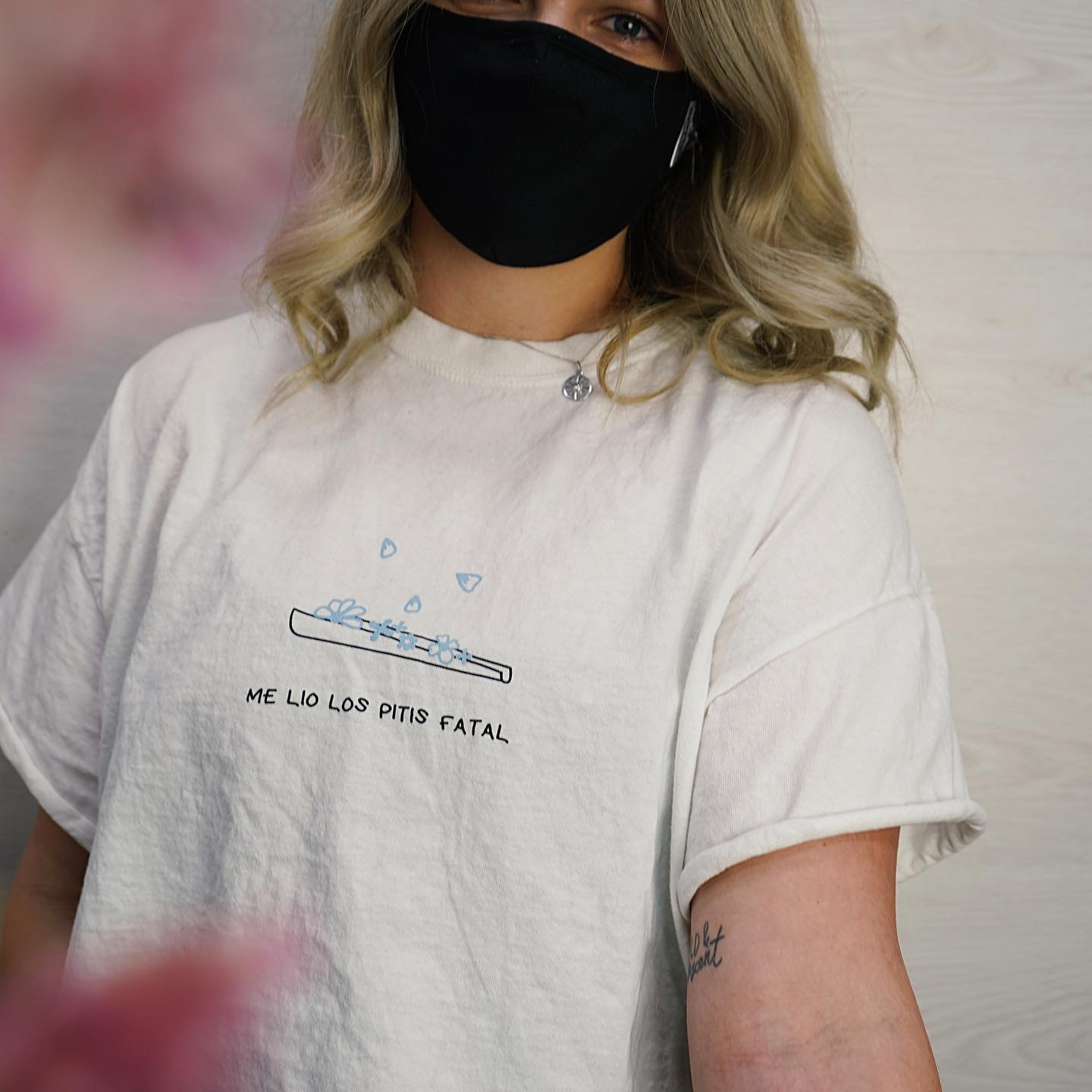 Tatuaje de destellos en antebrazo, línea fina Sinkply Madrid