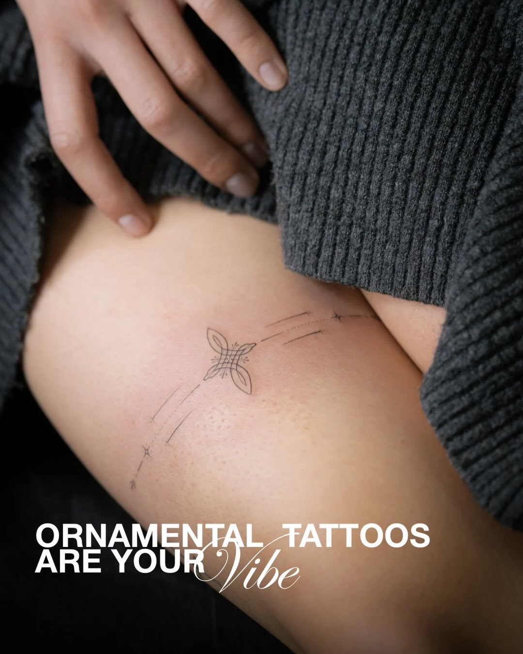 Tatuaje de destellos en brazo, línea fina Sinkply Madrid