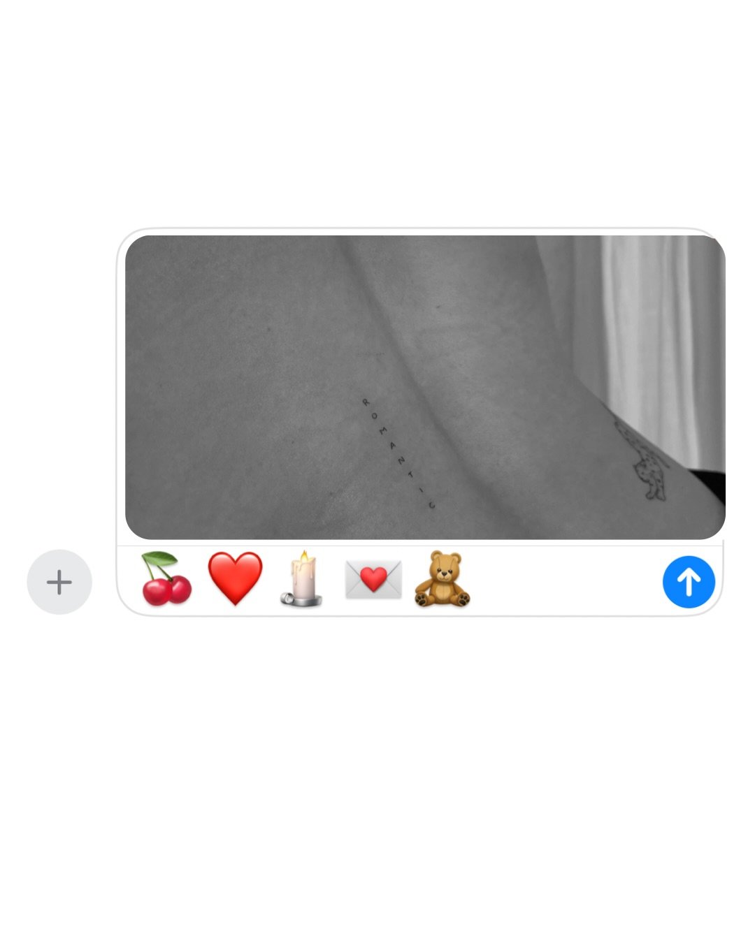 Tatuaje de destellos en costilla, línea fina Sinkply Madrid