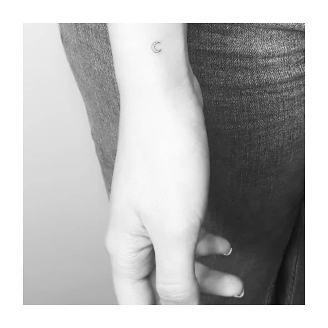 Tatuaje de matching en antebrazo, línea fina Sinkply Madrid