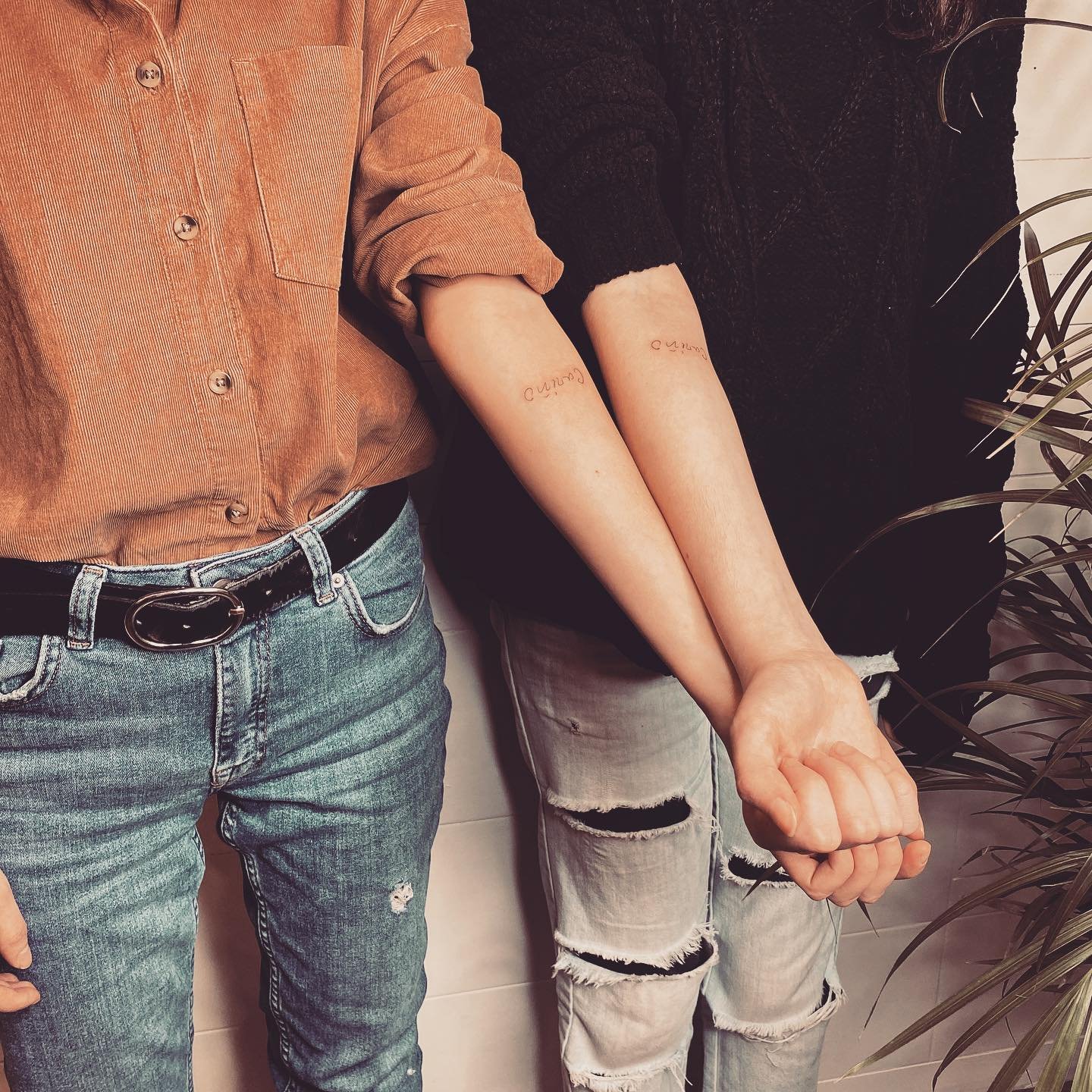 Tatuaje de matching en antebrazo, línea fina Sinkply Madrid